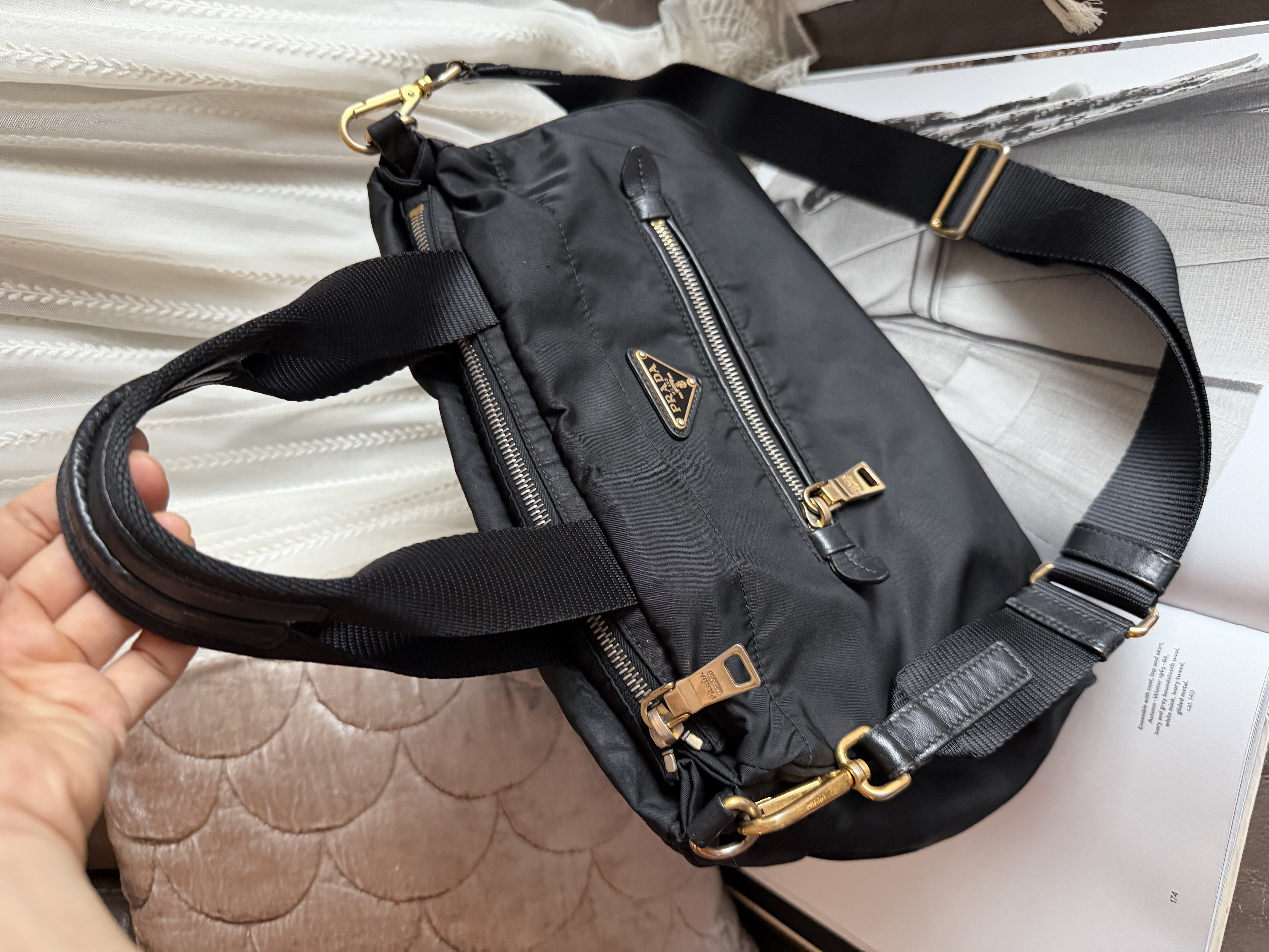 prada黑色 black re nylon bag with original strap