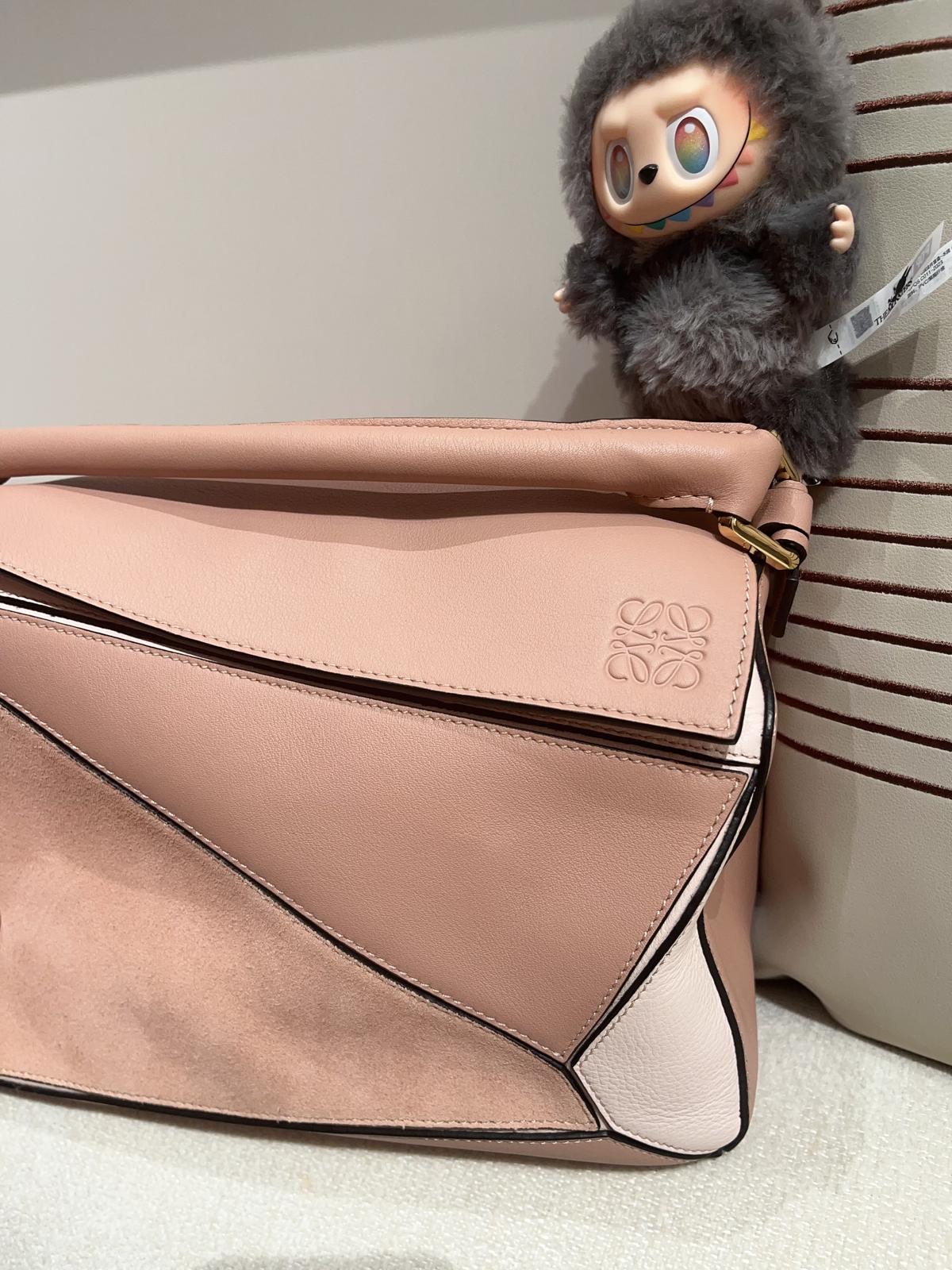 Loewe Puzzle medium calfskin,100%Authentic, 99%new ✅tap ✅booklet✅肩帶 ✅dust bag