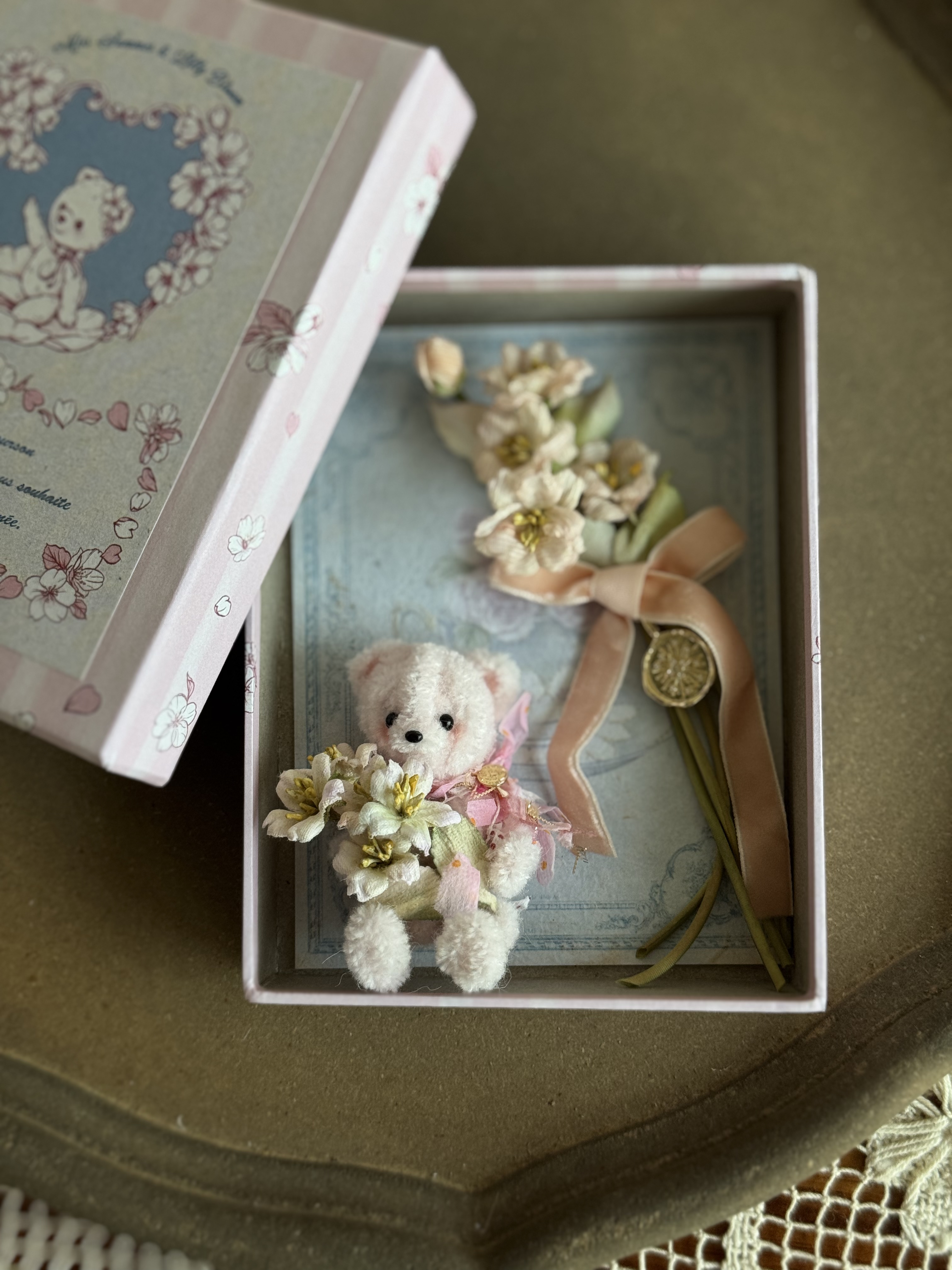 Lilly Bloom x Miss Summer - Collab box set 櫻花小熊胸針組合C