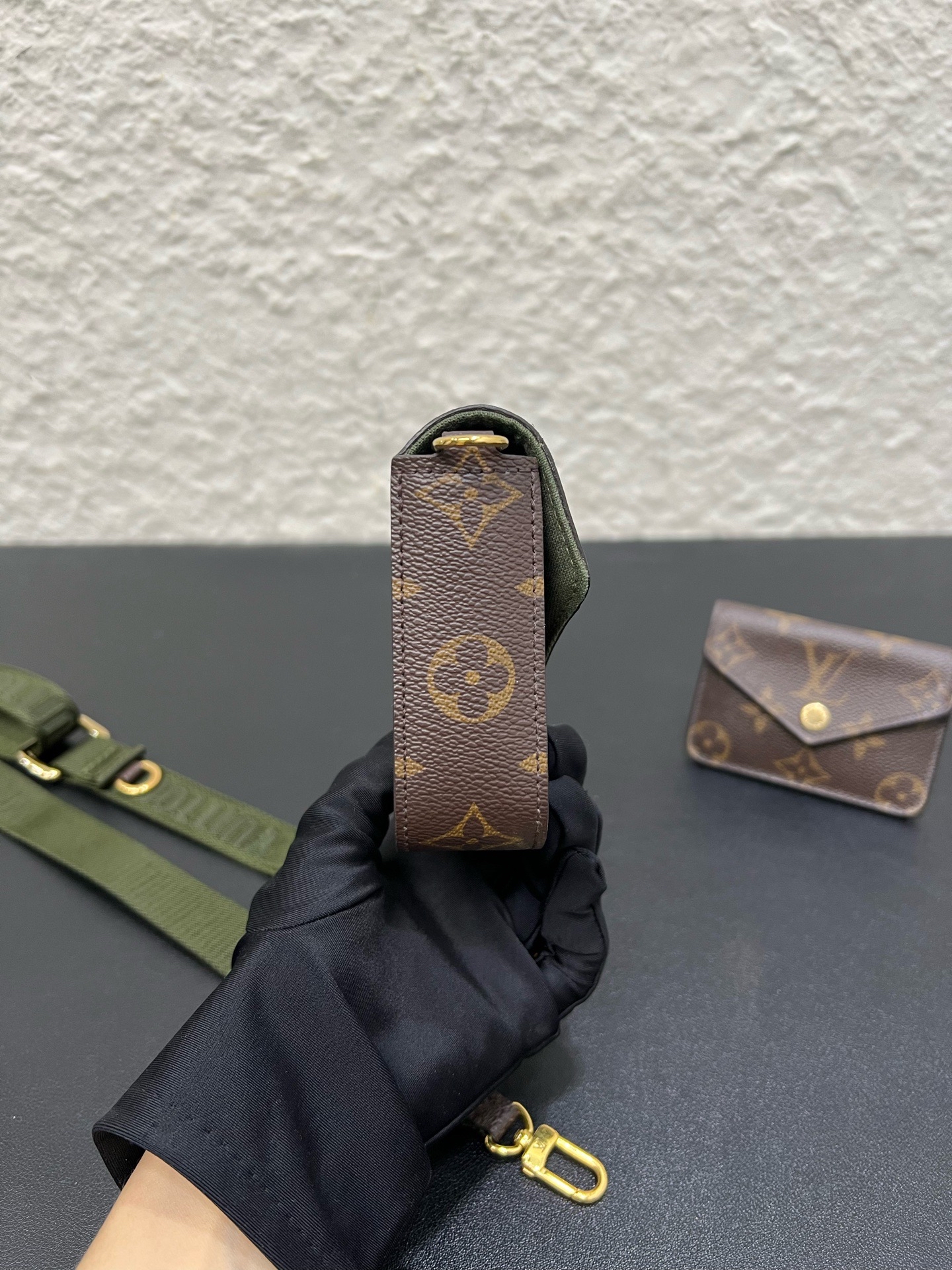 【預訂貨品】LV老花綠三合一woc