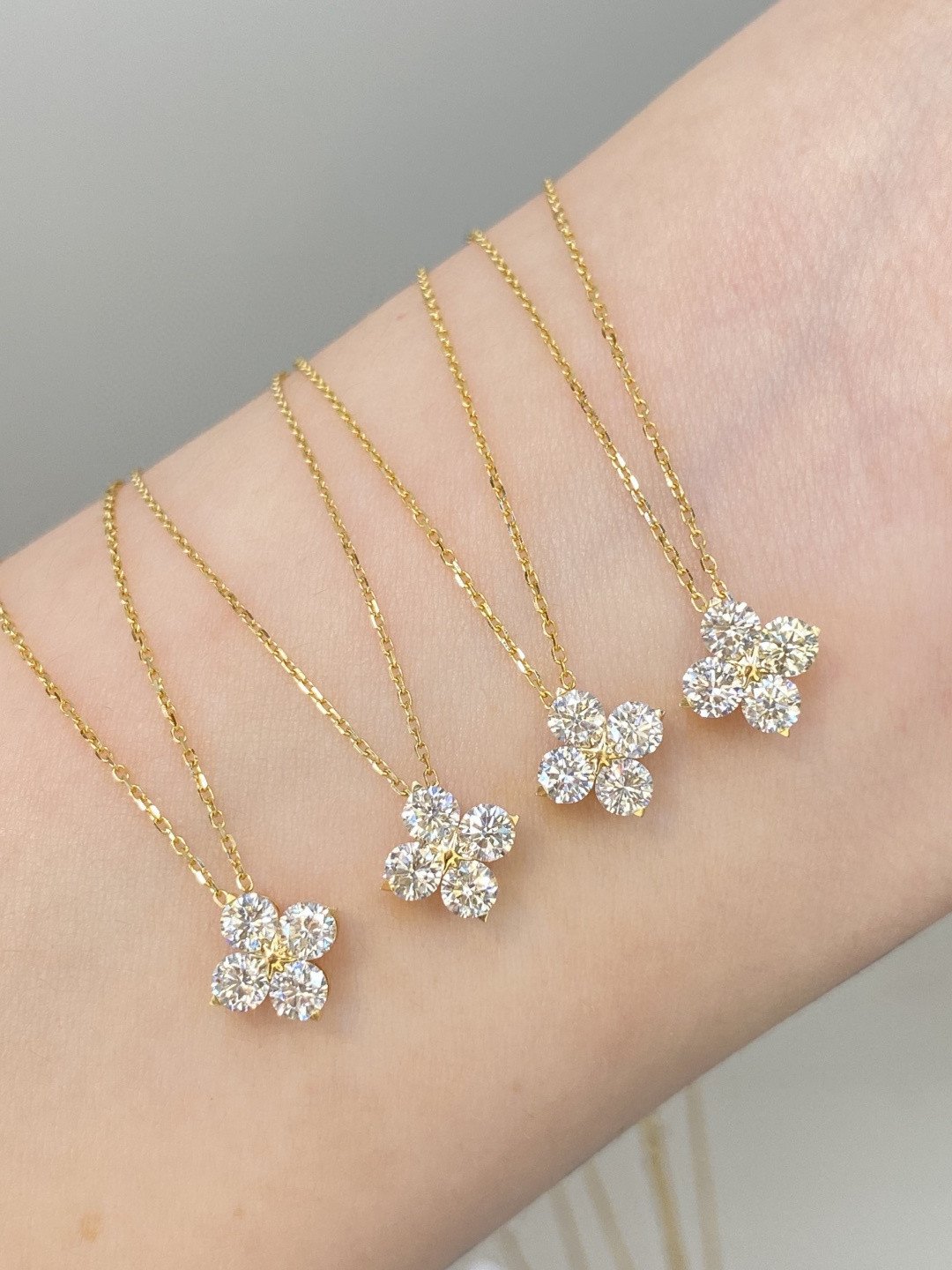 18K Diamond Necklace 