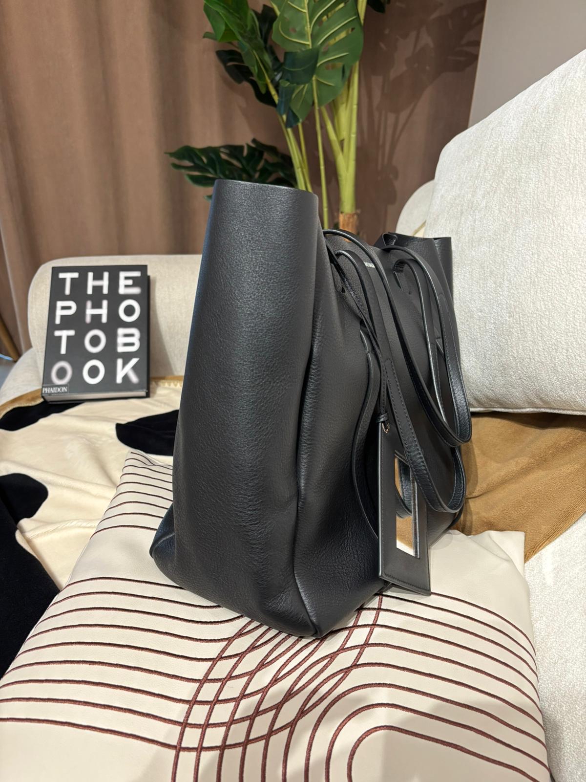 Balenciaga Everyday Tote Bag Black Calfskin 100%Authentic, 95%New✅mirror ✅pouch✅Dust bag