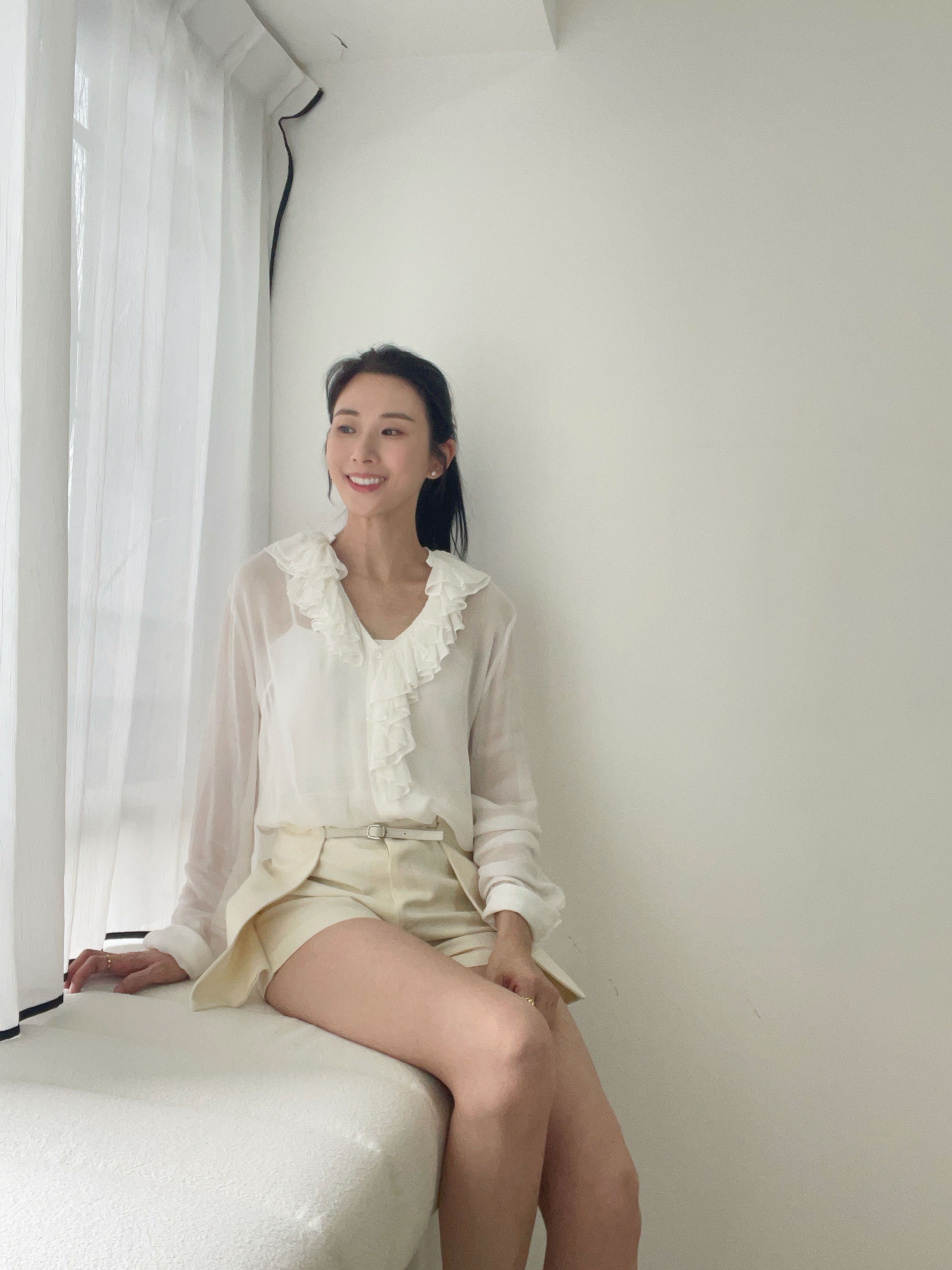 Elegant ruffle blouse