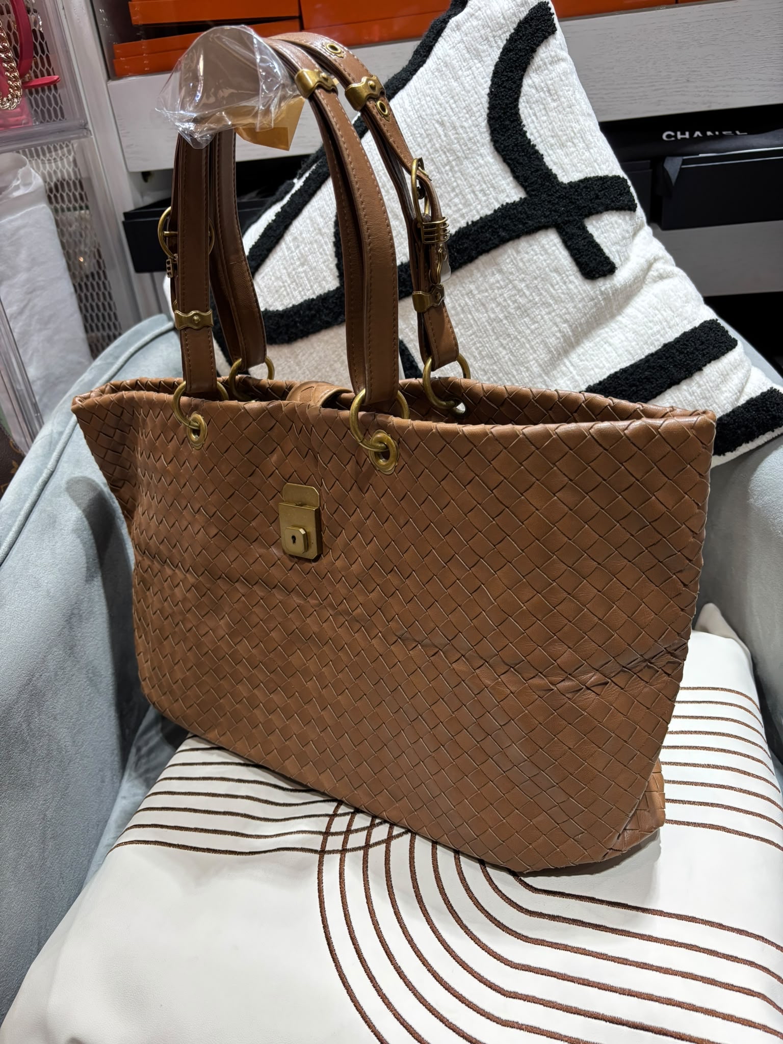 Bottega Veneta Intrecciato Roma Tote Bag shoulder bag Tan 100%Authentic ,90%new 