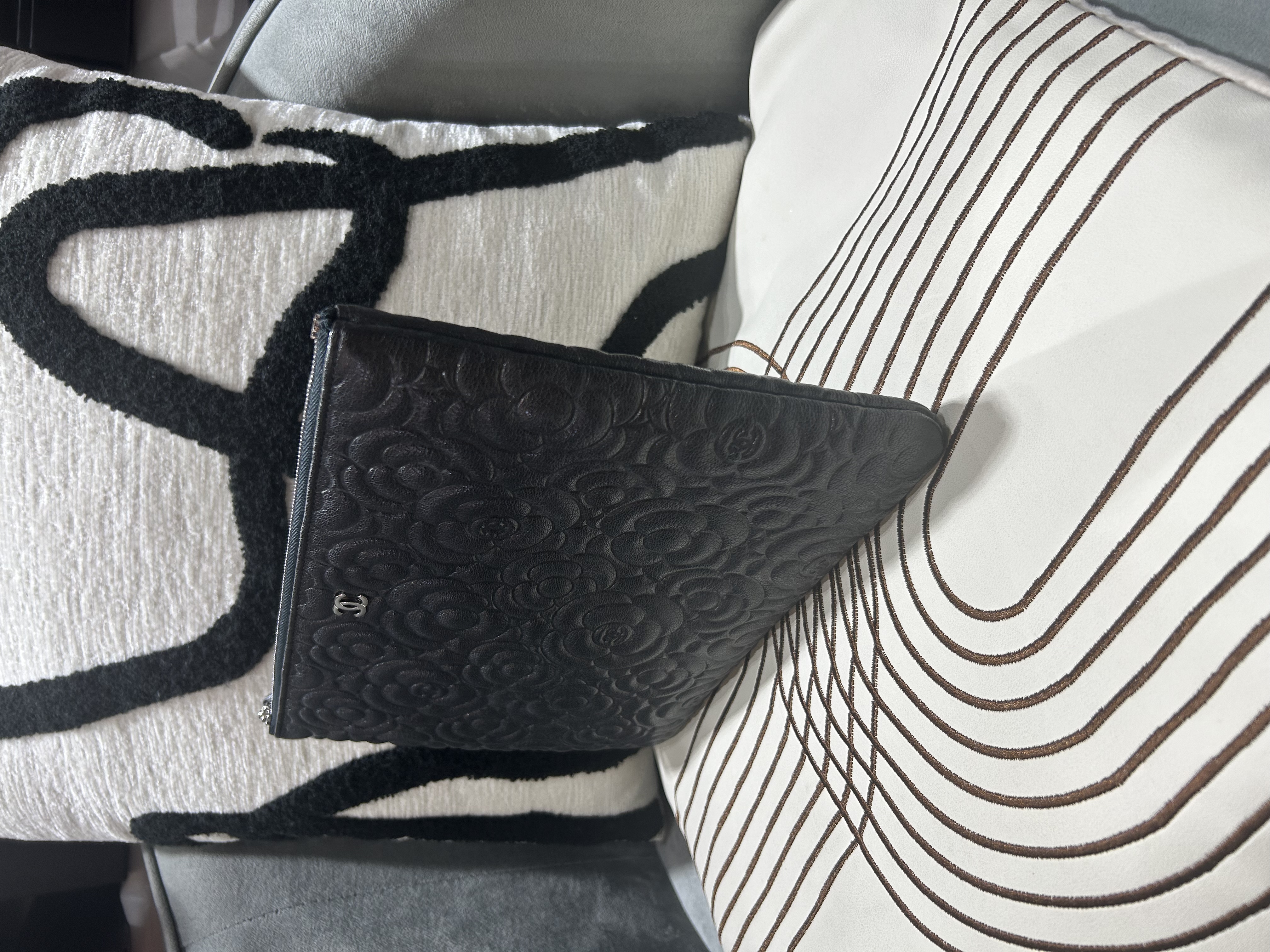 未使用品 Chanel zip pouch 灰色山茶花牛皮Clutch Bag 收納包 100%Authentic, Unused未使用品 ✅28Card