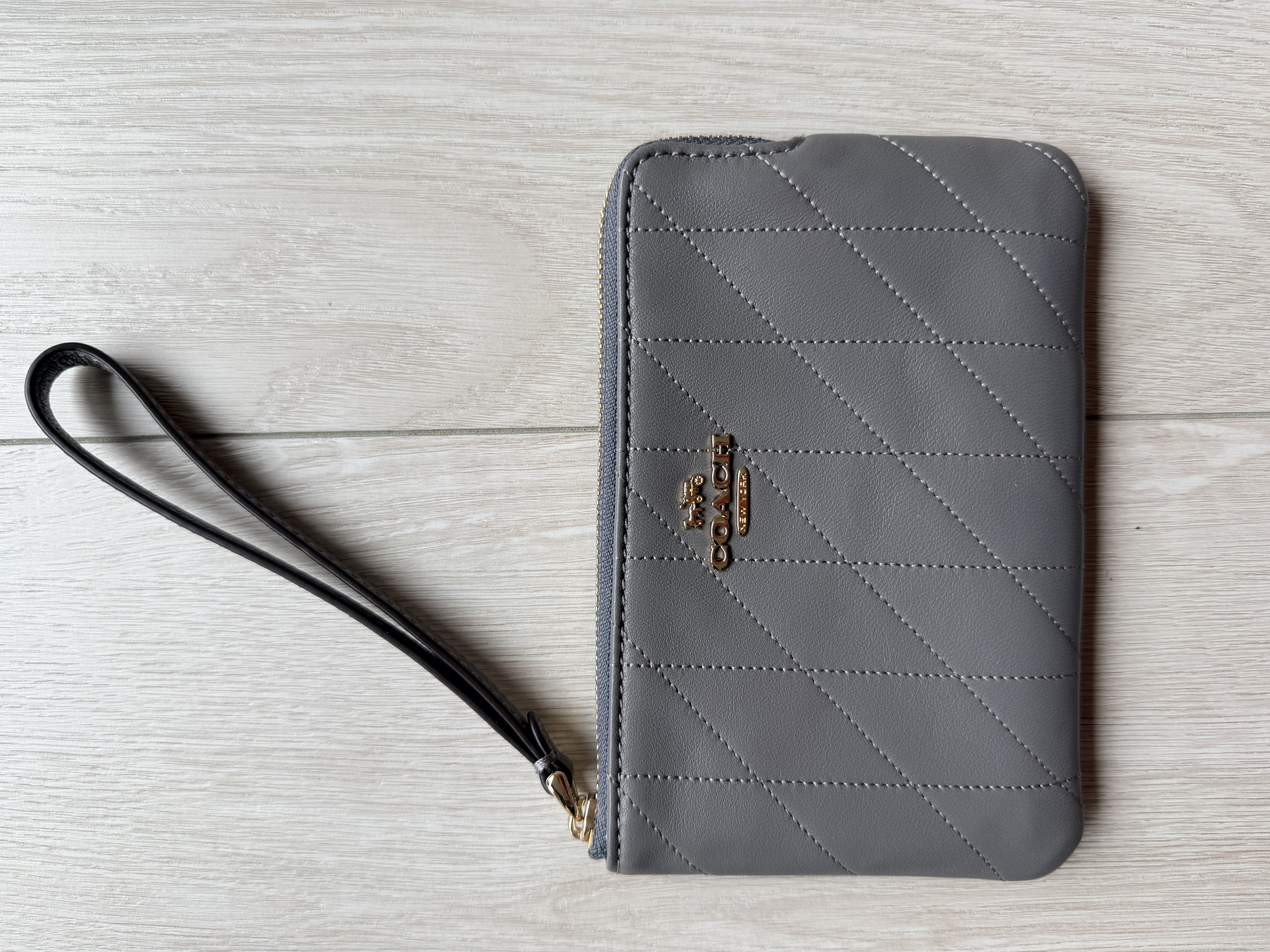 Coach Corner Zip Wristlet 單層拉鍊手拎袋仔