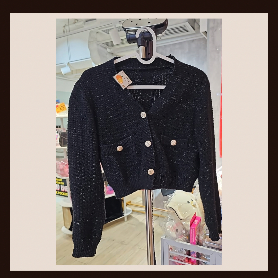 🖤 名媛氣質！小香風金扣閃亮短版針織外套
