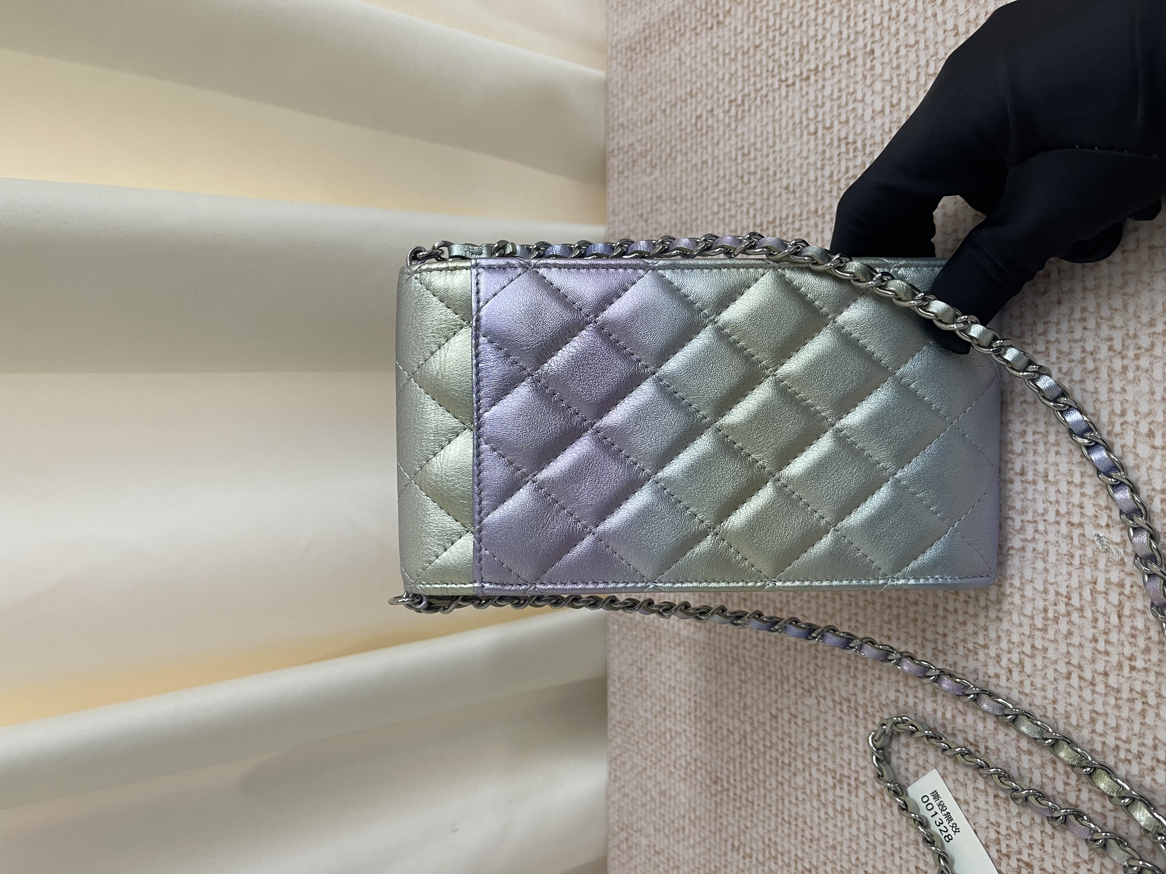 Pre-owned Chanel 21K Phone Pouch Chain Ombre Mermaid/ Product Code: 26022807