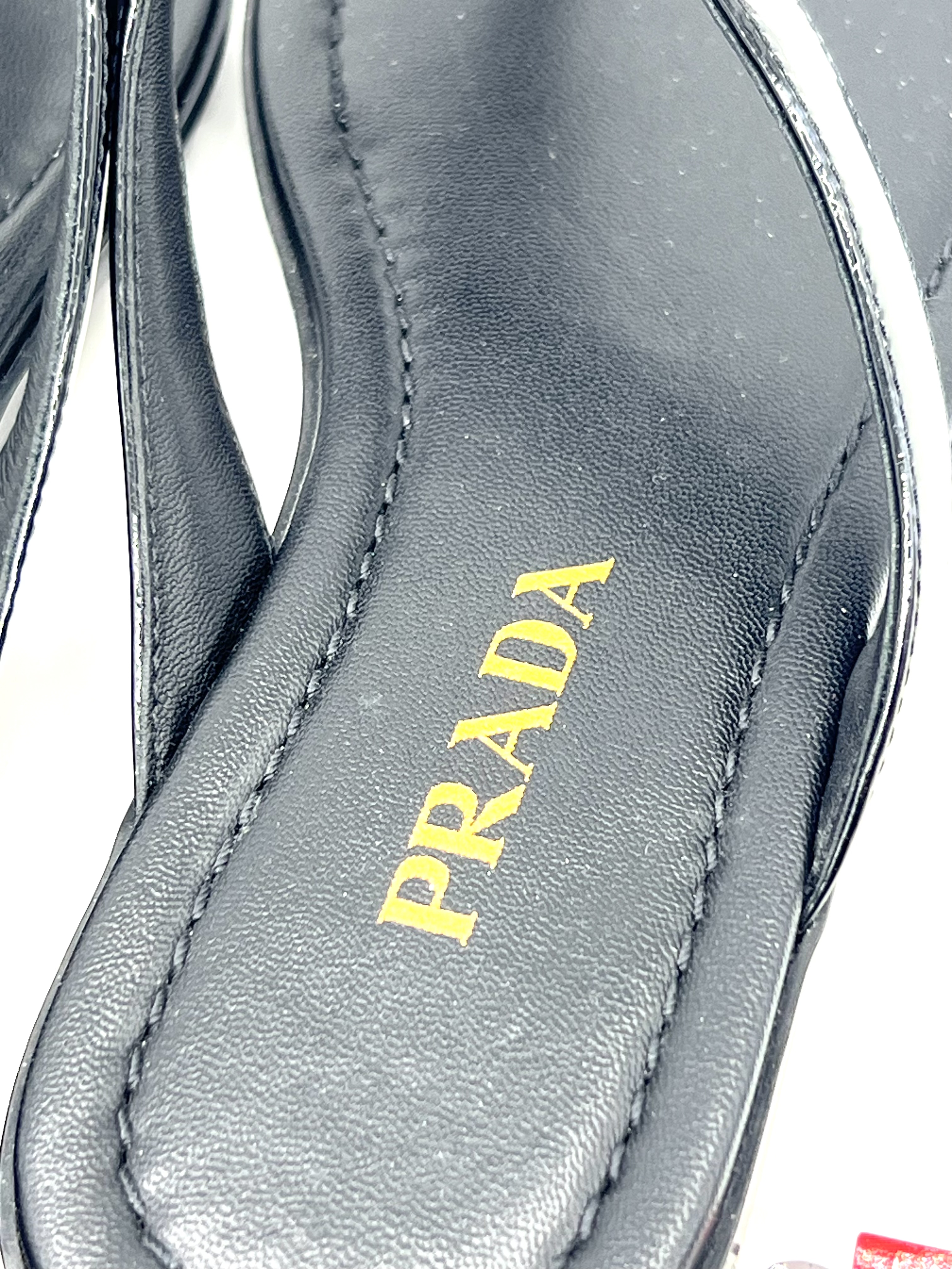 Unused Item PRADA Black Patent Leather Thong Espadrille Sandals / Product Code: 26051015