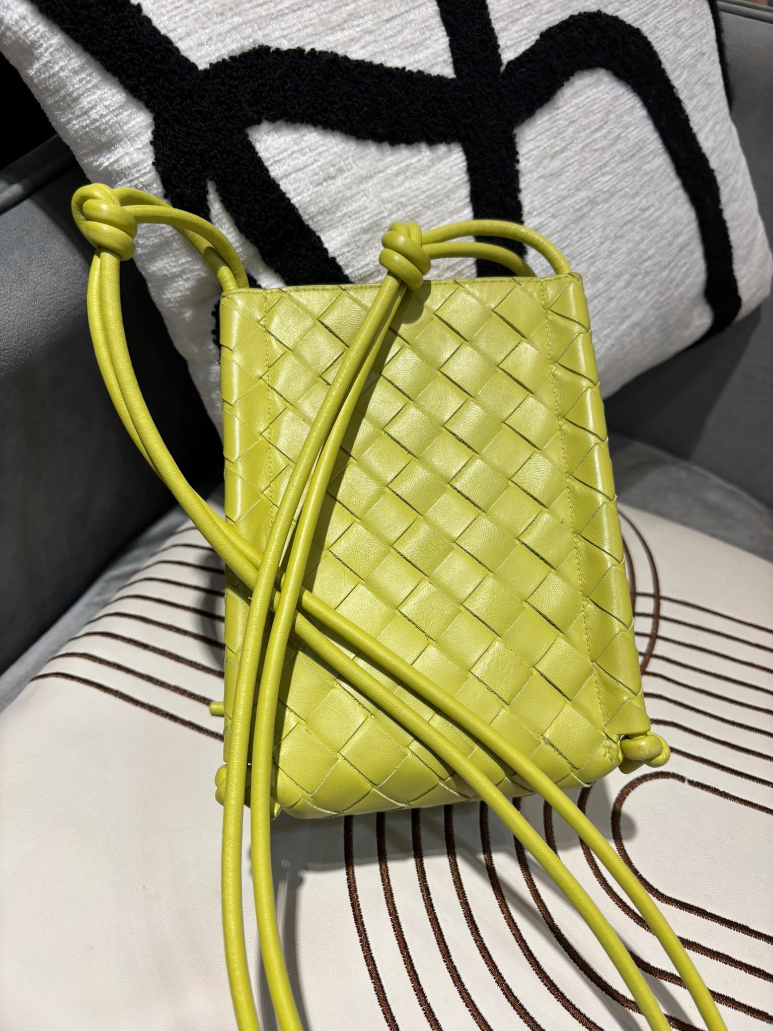 Bottega Veneta Mini The Knot Intrecciato bucket bag,100%AUTHENTIC, 95%new  
