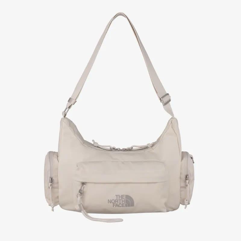 $145隻。2隻起$ 135隻。Tnf Bonney Hobo Bag