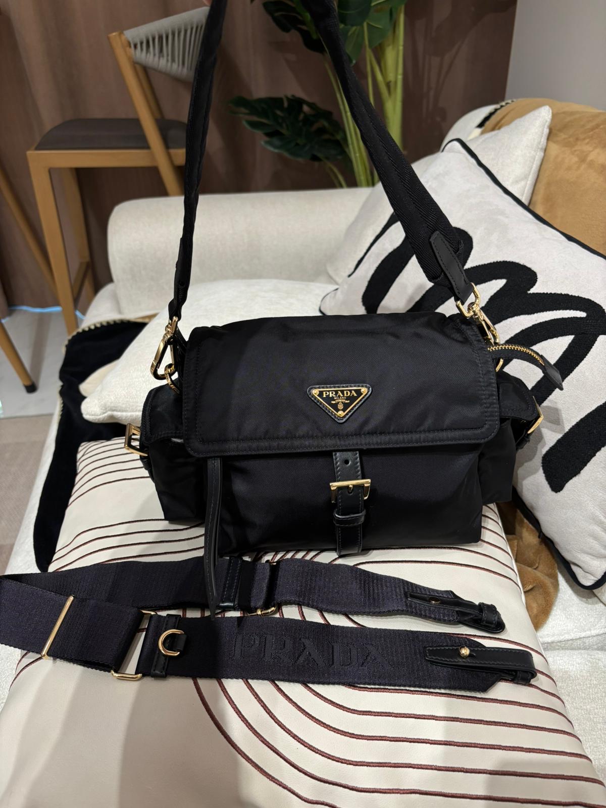 PRADA Re-Nylon Explore pm Shoulder Bag  100%Authentic, 98%new ✅dust bag 