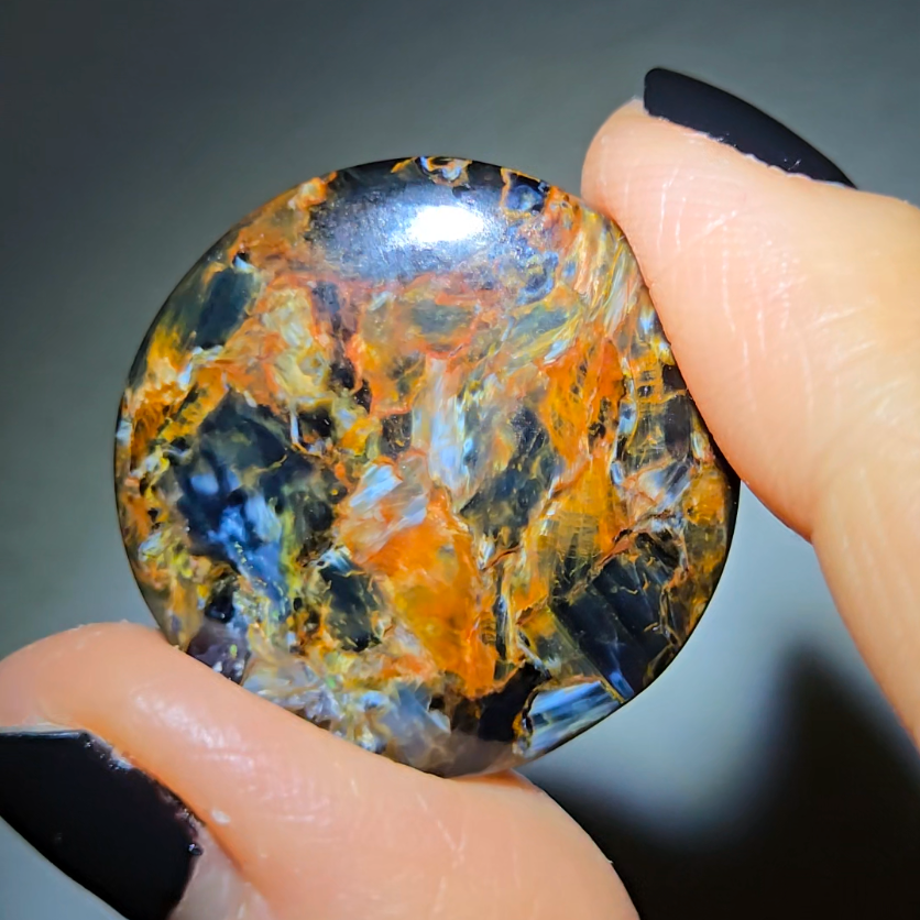 Blue and gold pietersite cabochon from Namibia - PT33