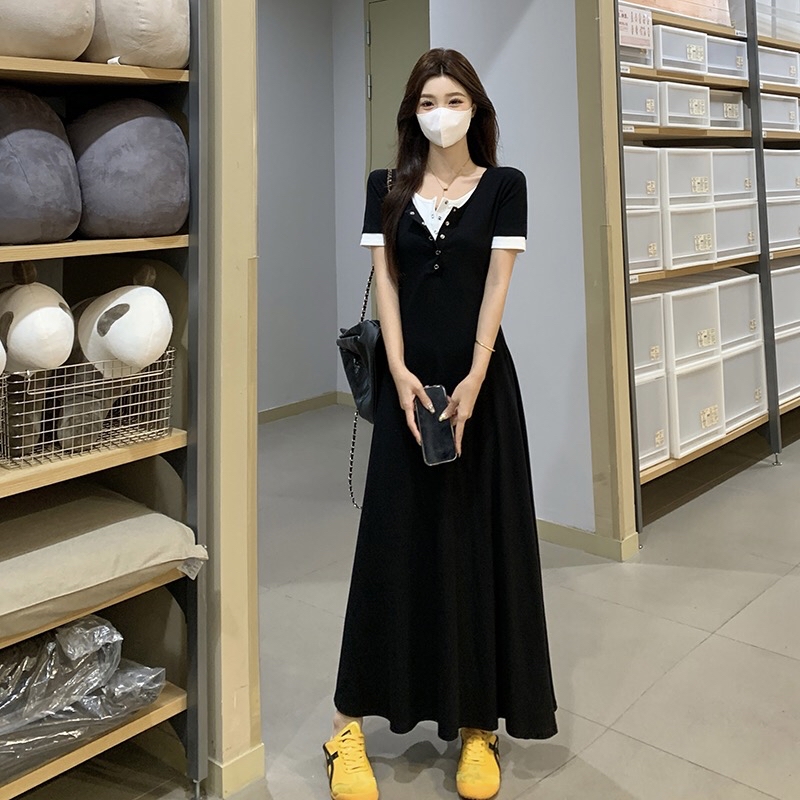 B93(008) 韩版气质休闲假两件小钮边开口显瘦领黑连身裙