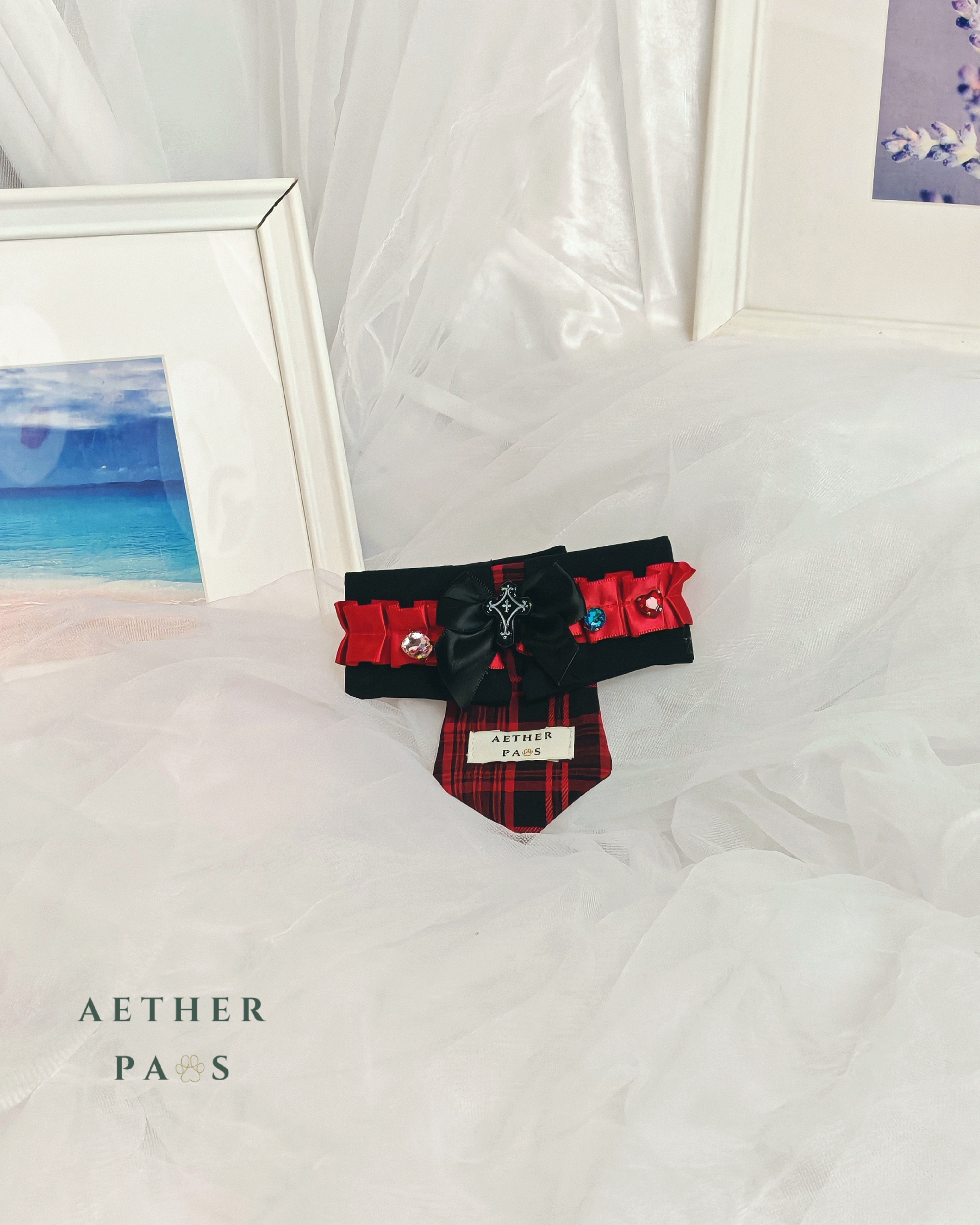 Earl of Noir Tie Bib