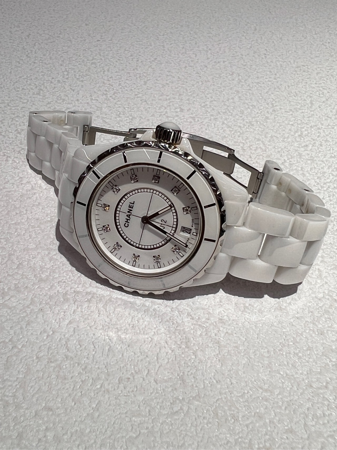 Pre owned chanel watch J12 H3214