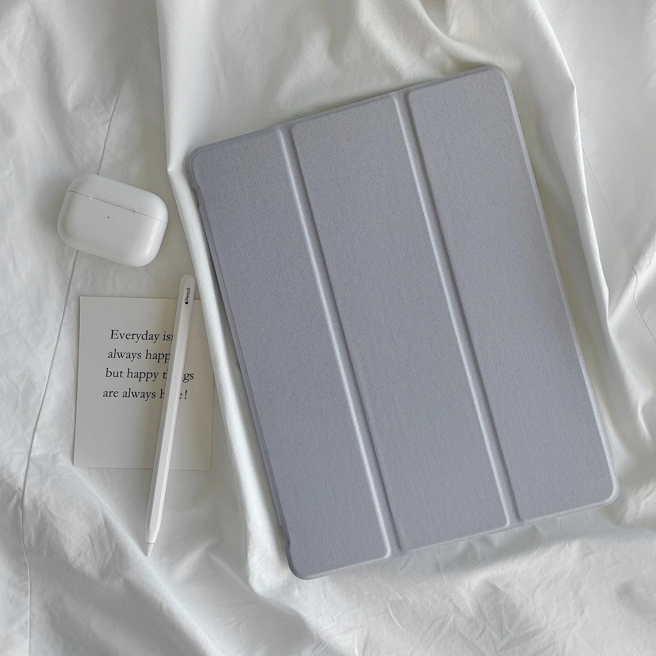 【E-I-E-I-O】透明磨砂書本式 iPad Case