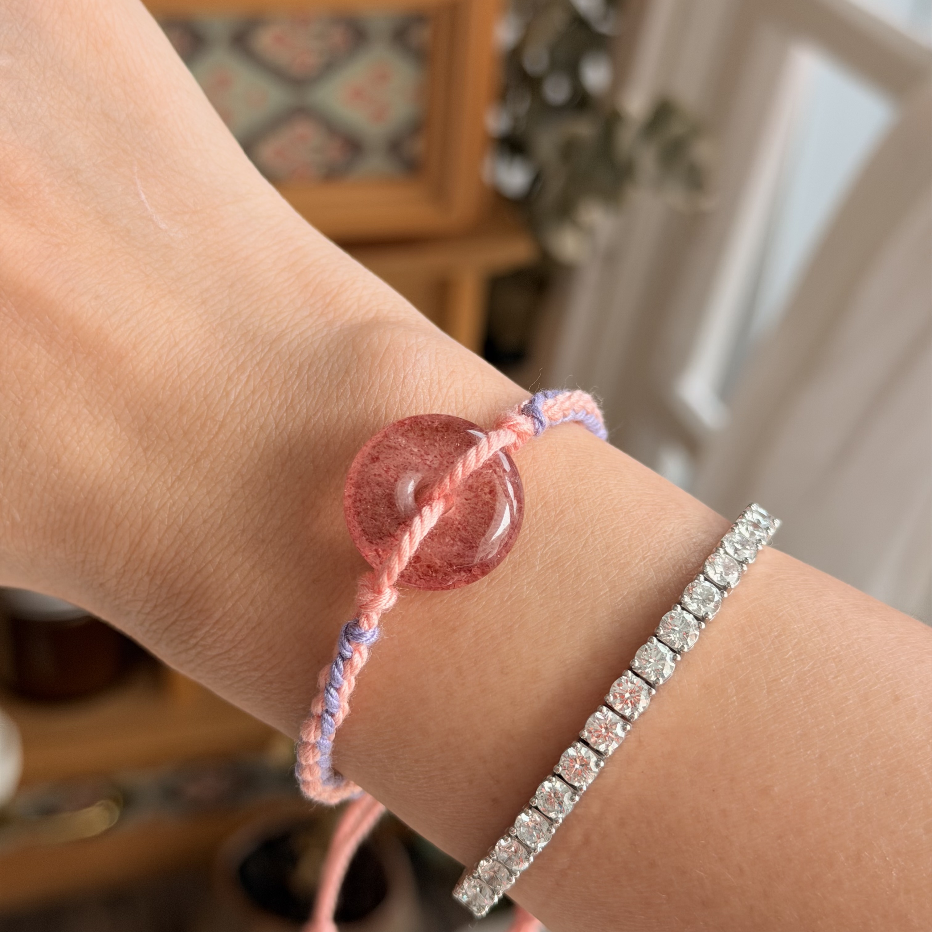 草莓晶平安扣襯手绳