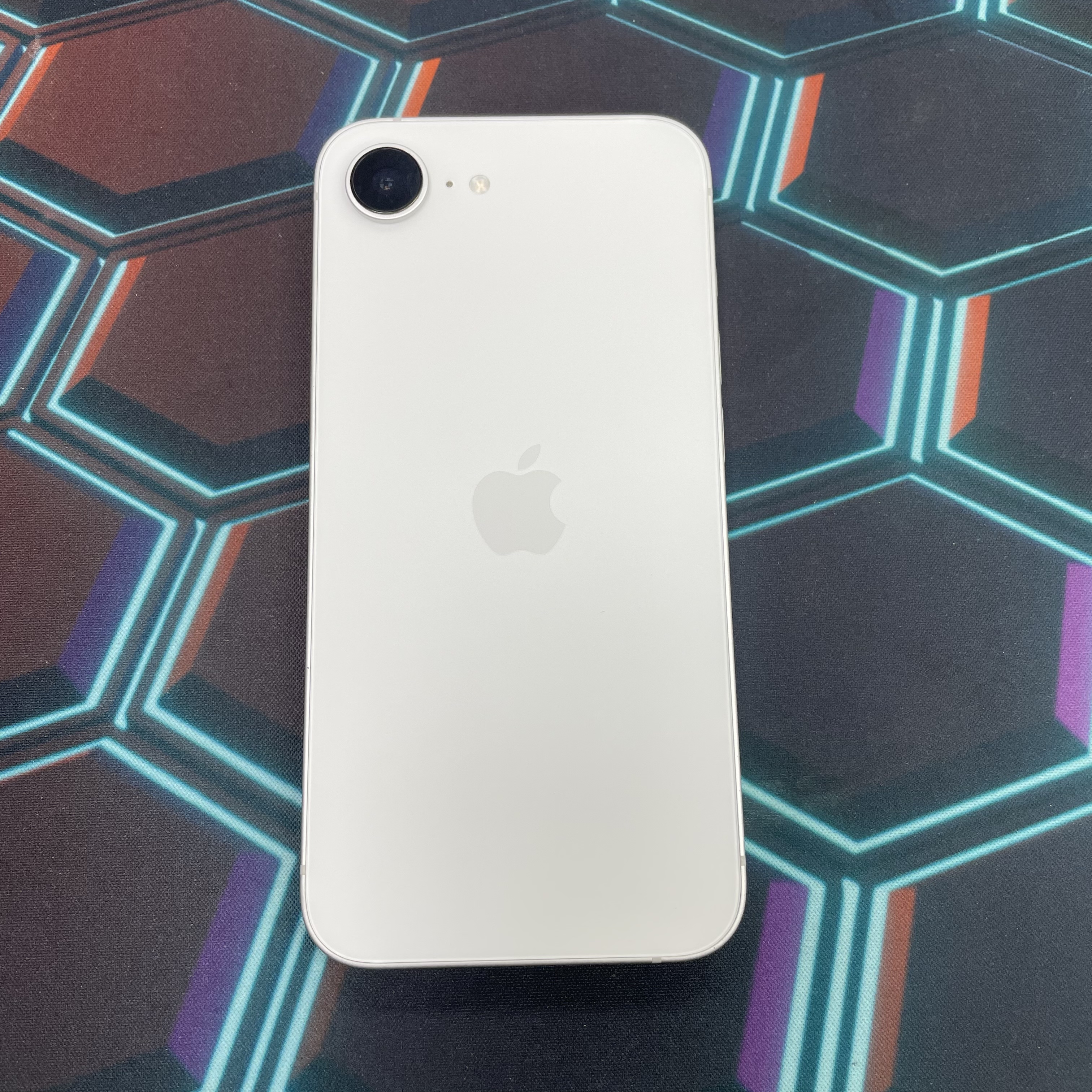 *7841 16e 勁靚機 128GB 電84 白色 white