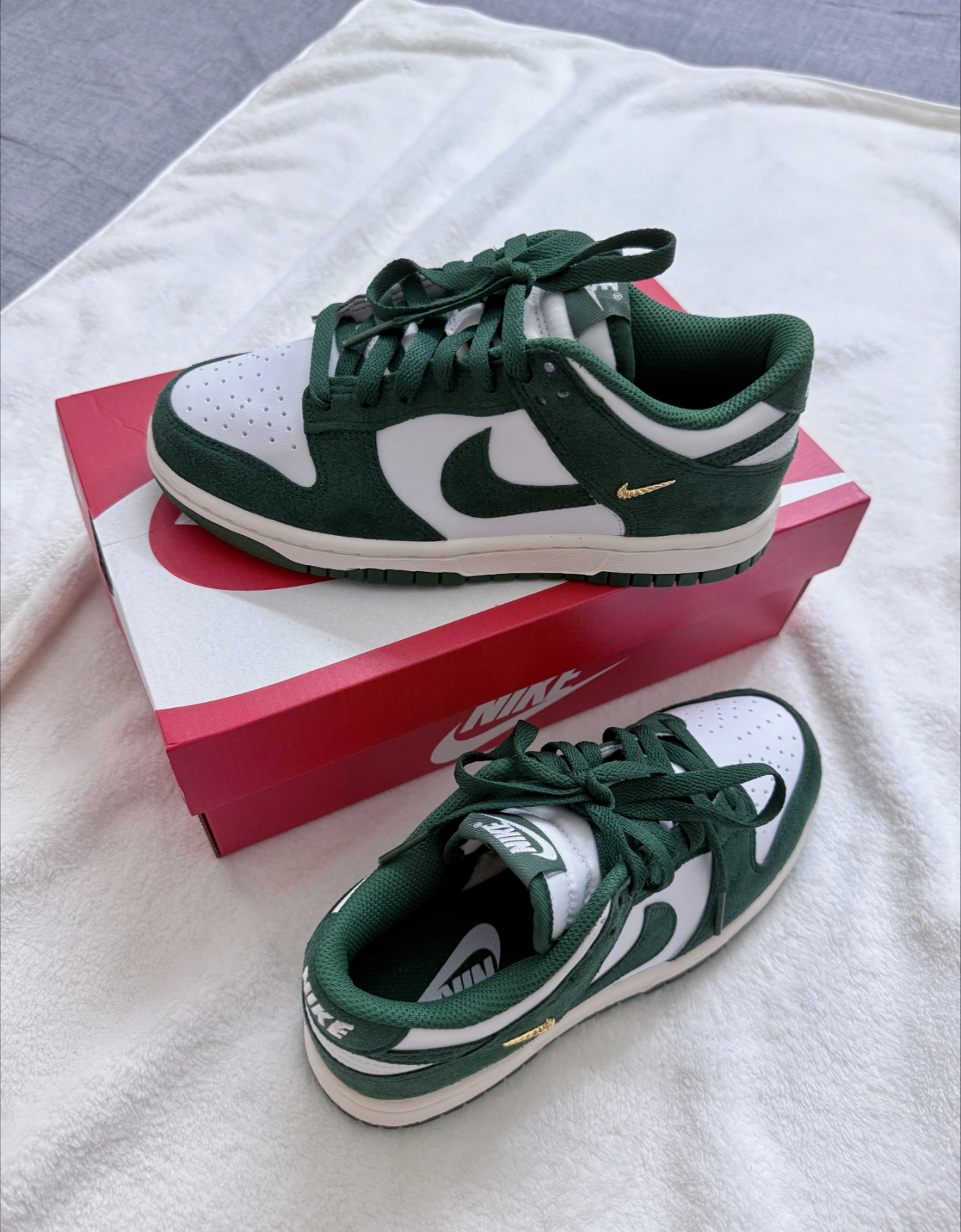 IB4417-100 Nike Dunk Low Gorge Green Gold Mini Swoosh IB4417-100