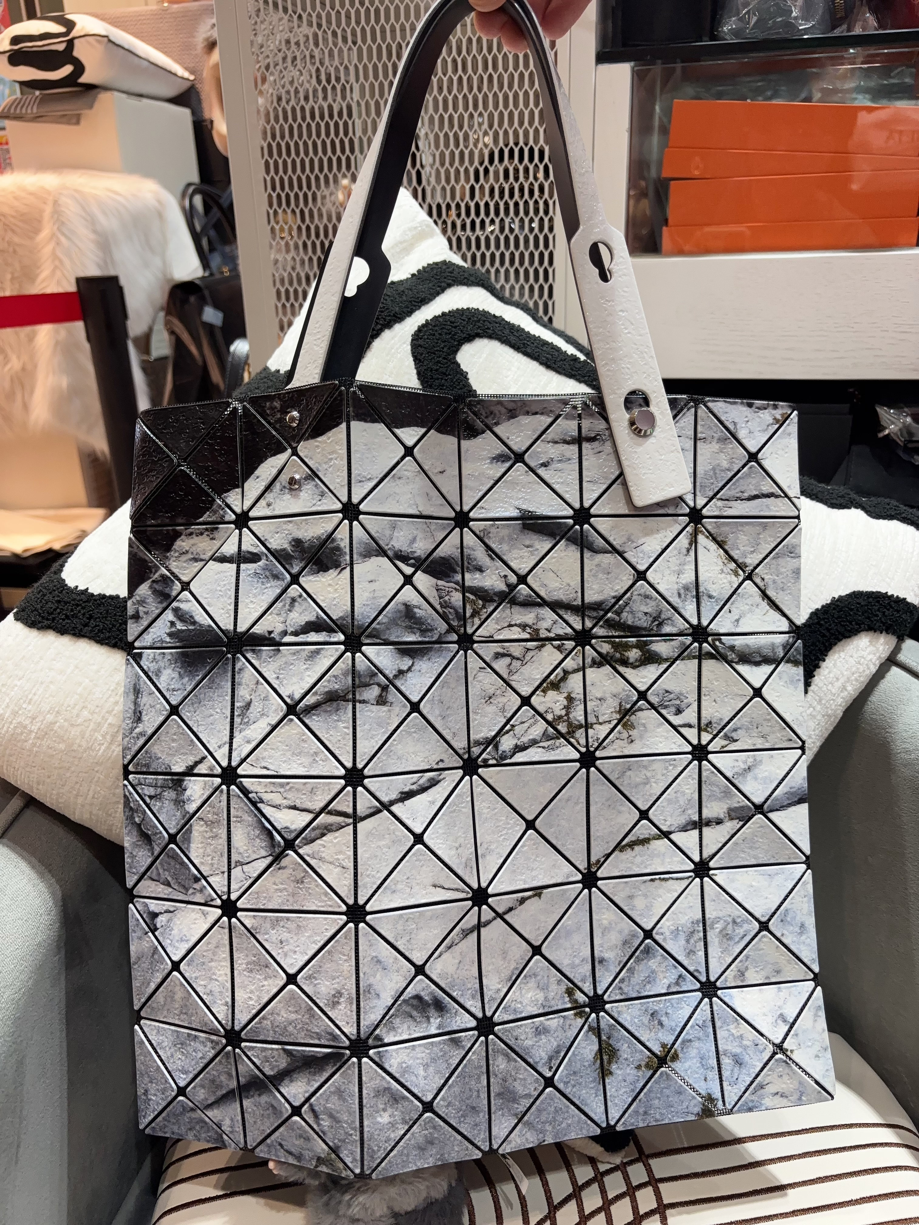 Issey miyake bao bao tote bag 100%Authentic, 99%new ✅dust bag