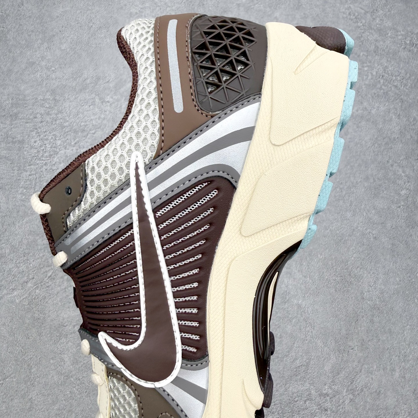 Nike Air Zoom Vomero 5 FD9920-022