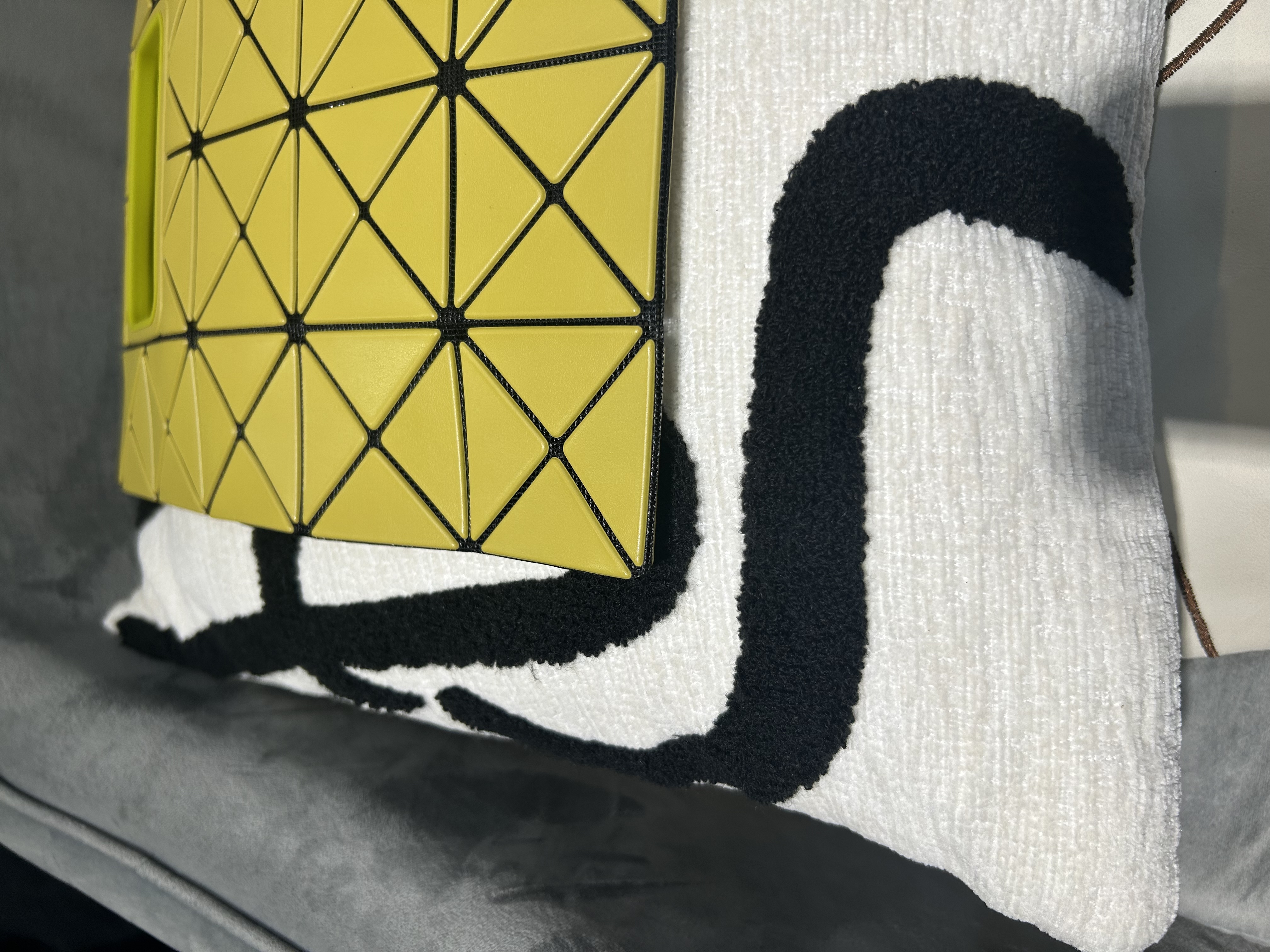 ISSEY MIYAKE BaoBao 4x5 Handbag matte yellow PVC BB33 手挽袋 100%Authentic, 99%New