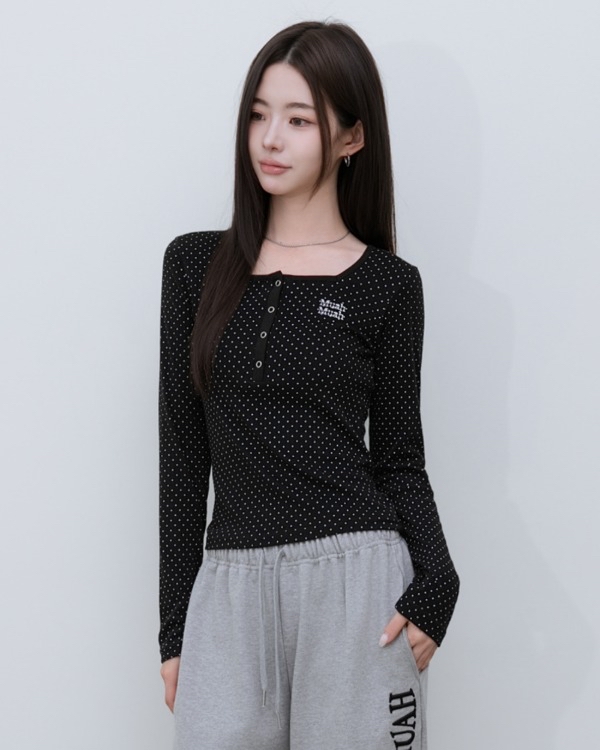MuahMuah SQUARE DOT HENLEY NECK CROP LONG SLEEVE