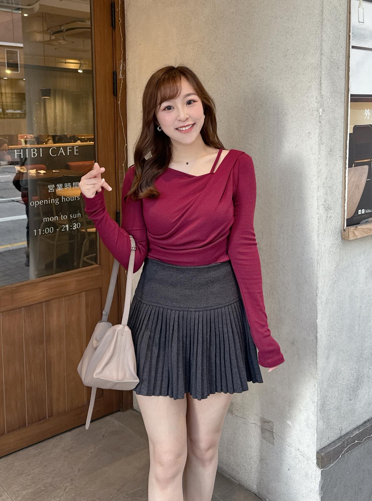 【韓感滿滿】扭結不規則肩帶上衣