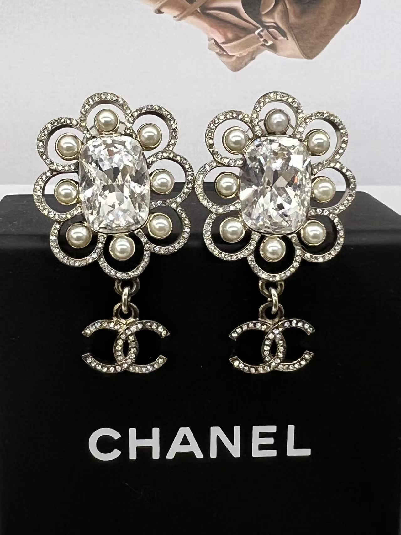 Chanel 奢華名媛夾式耳環