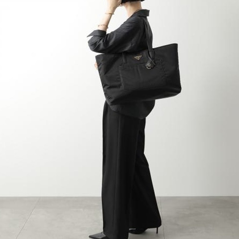 精選貨品優惠🩷訂貨🍒Prada 1978 Large tote bag  上機handcarry / 奶粉袋都掂😍  Size 43x31x15cm