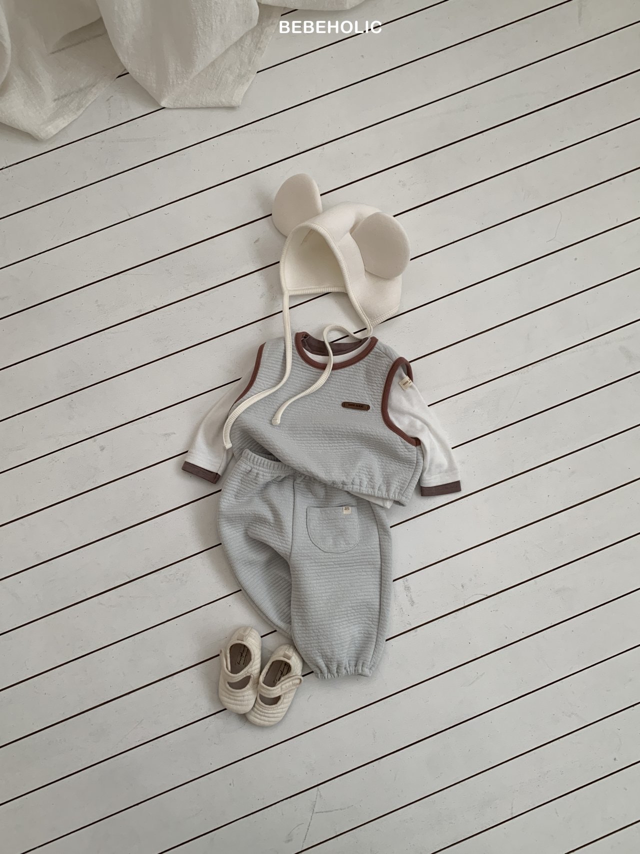 🌸預訂 韓國直送🌸🇰🇷BEBEHOLIC兩色皮革章撞色背心上下套裝