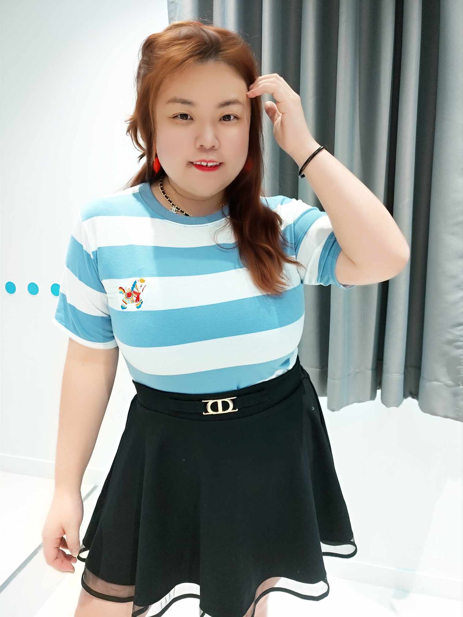 YCA09 198 刺绣马拼色条纹上衣