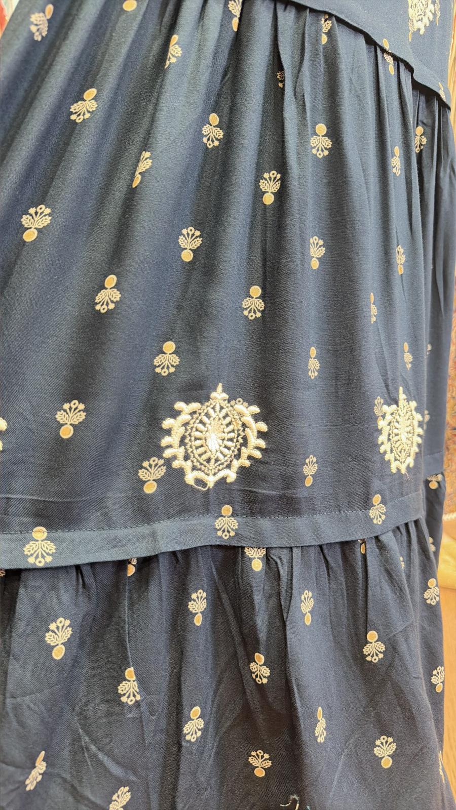 2920 Navy Emb Fafa Edge 3 Layers Short Sleeve OP 46" 