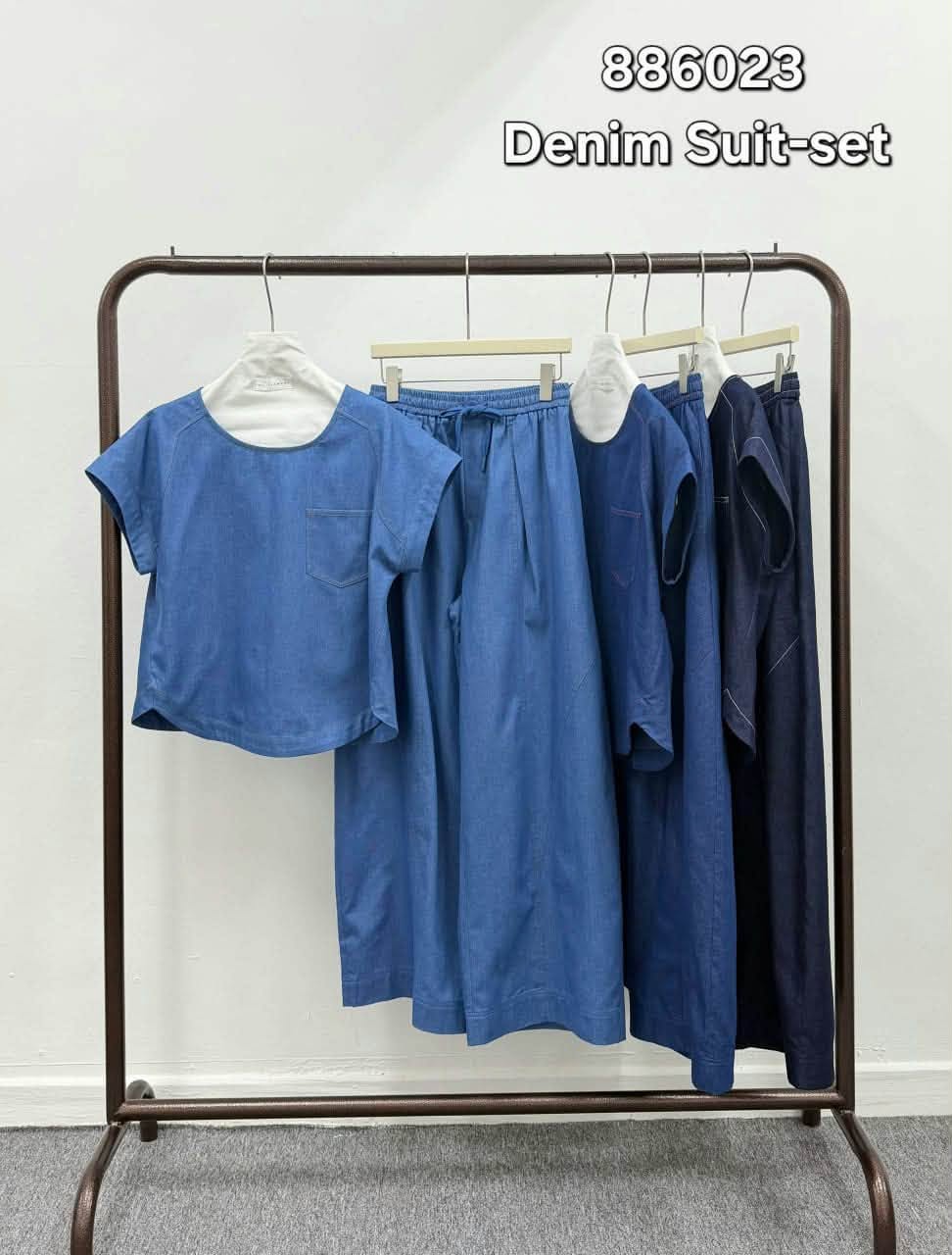 VIL-T886023 OUTSLLV  POCKET COTTON DENIM TOP