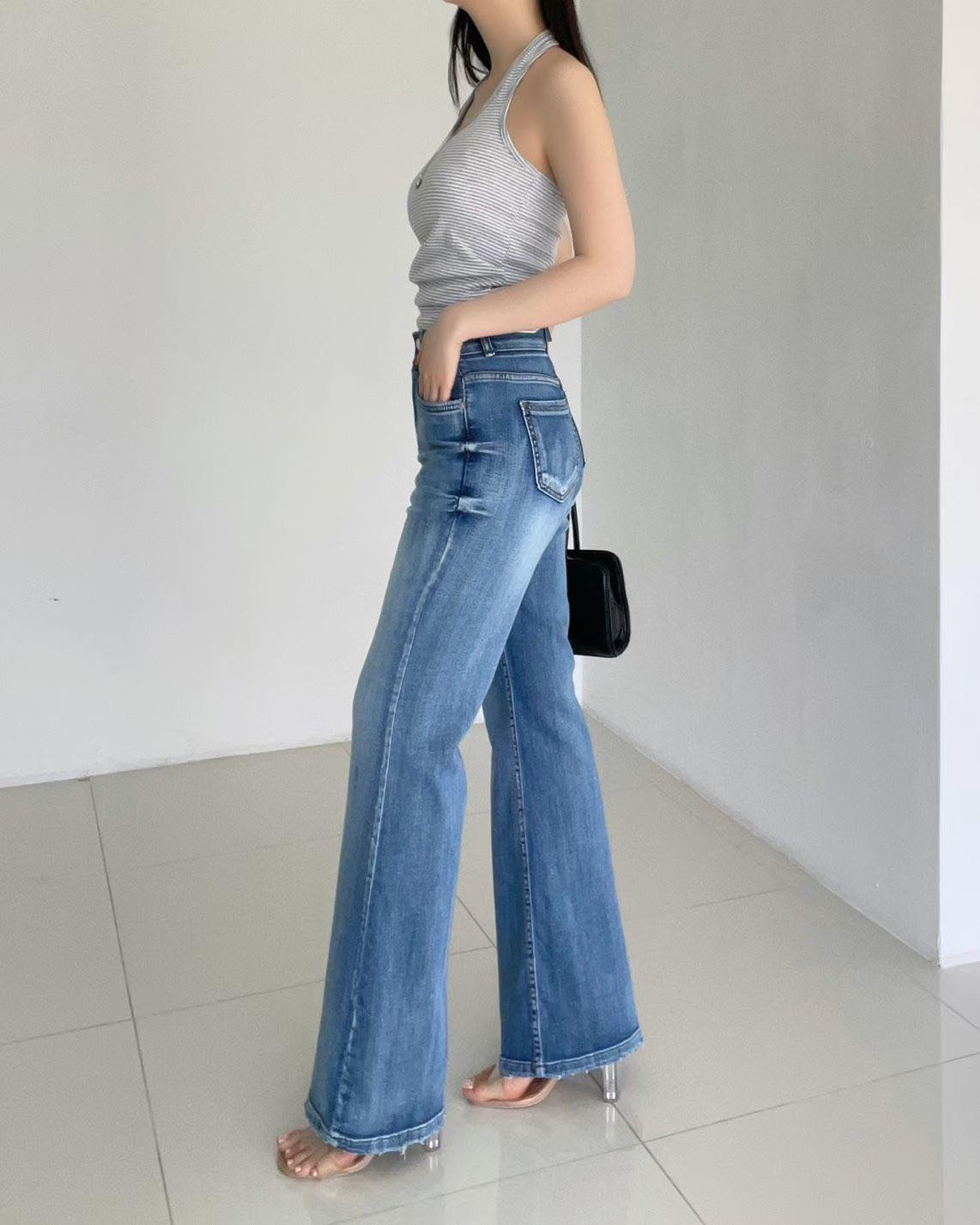 雙鈕小喇叭牛仔褲