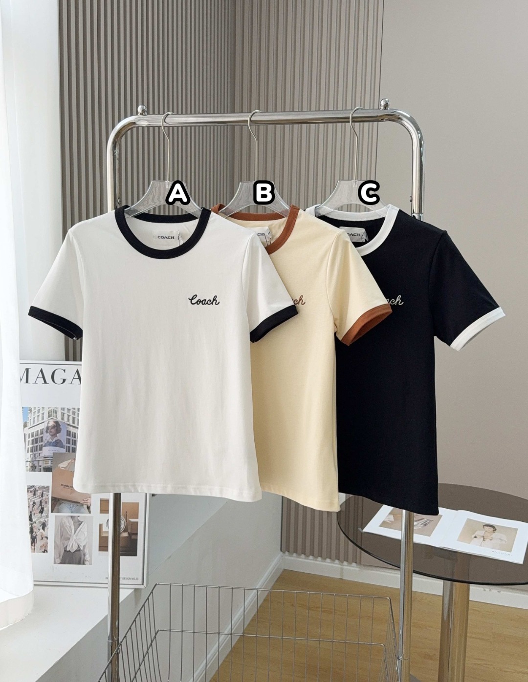 COACH 撞色刺繡字母短袖Tee