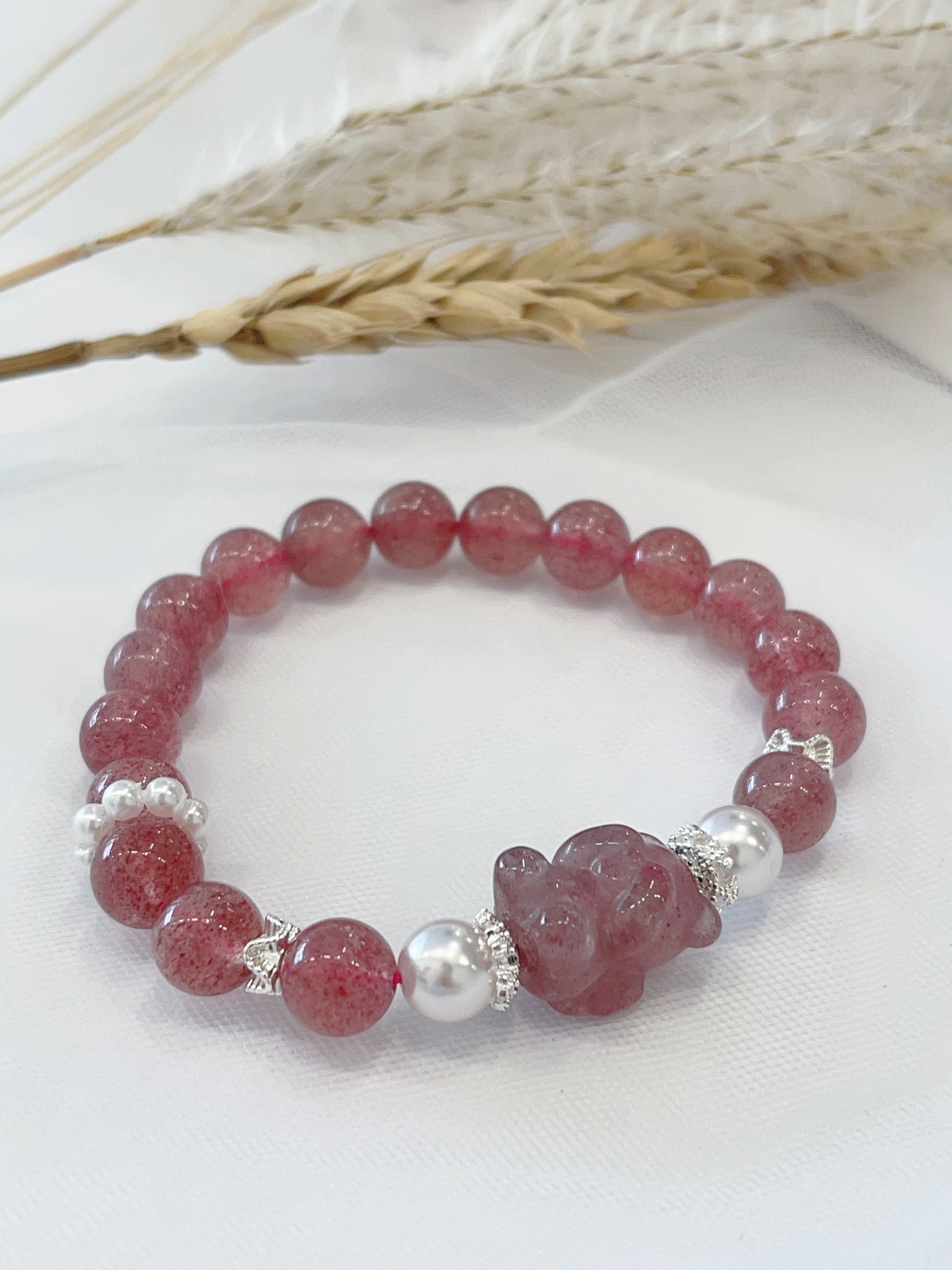 🧸 草莓晶 × 小熊  Strawberry Quartz & Bear Charm ｜8mm 