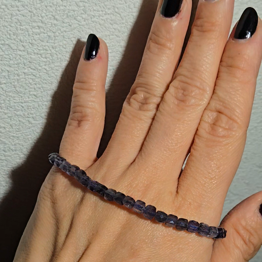 Iolite faceted 4.4mm bead bracelet - JW89