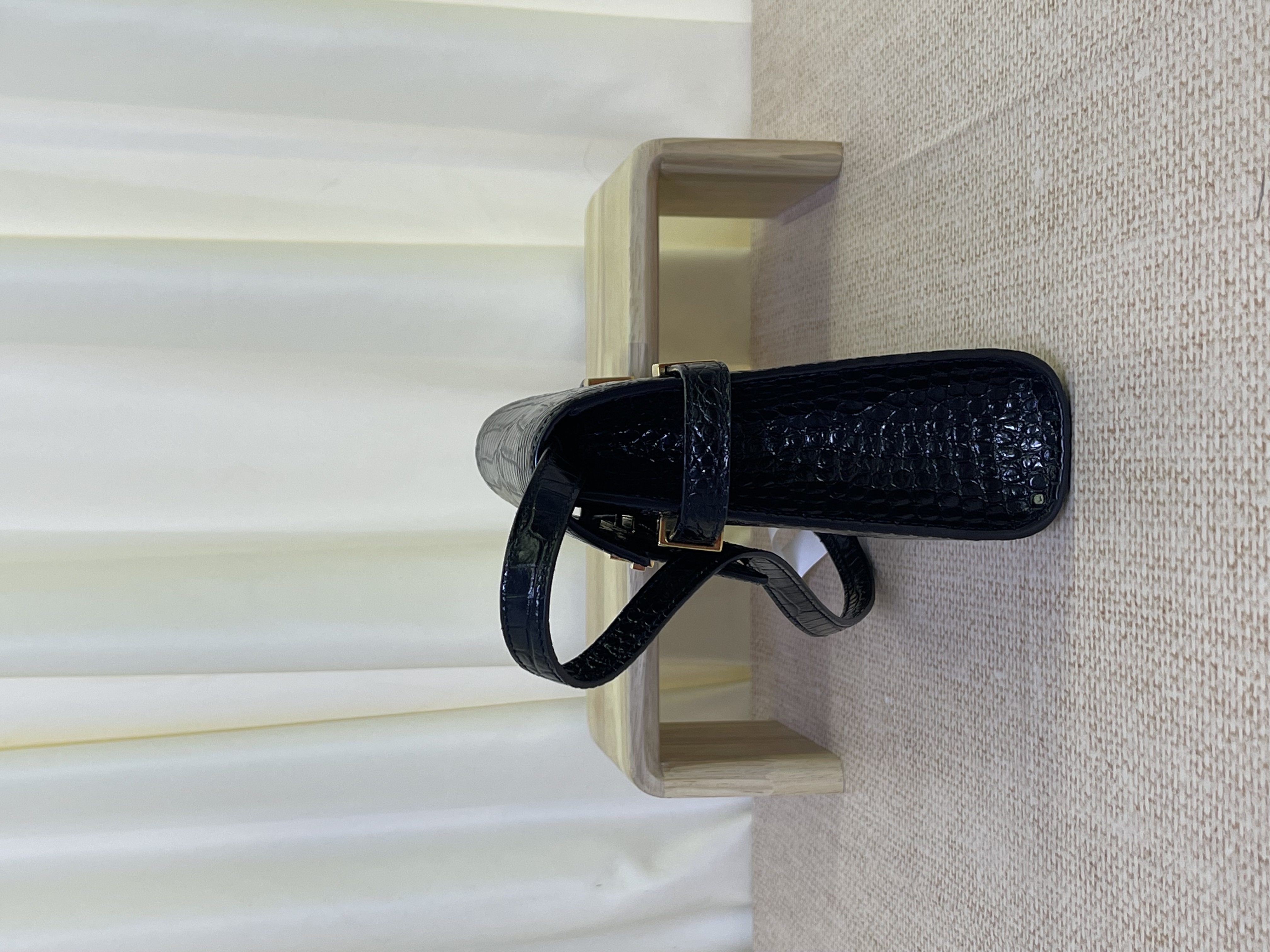 Pre owned YSL Manhattan / Product Code: 26031107