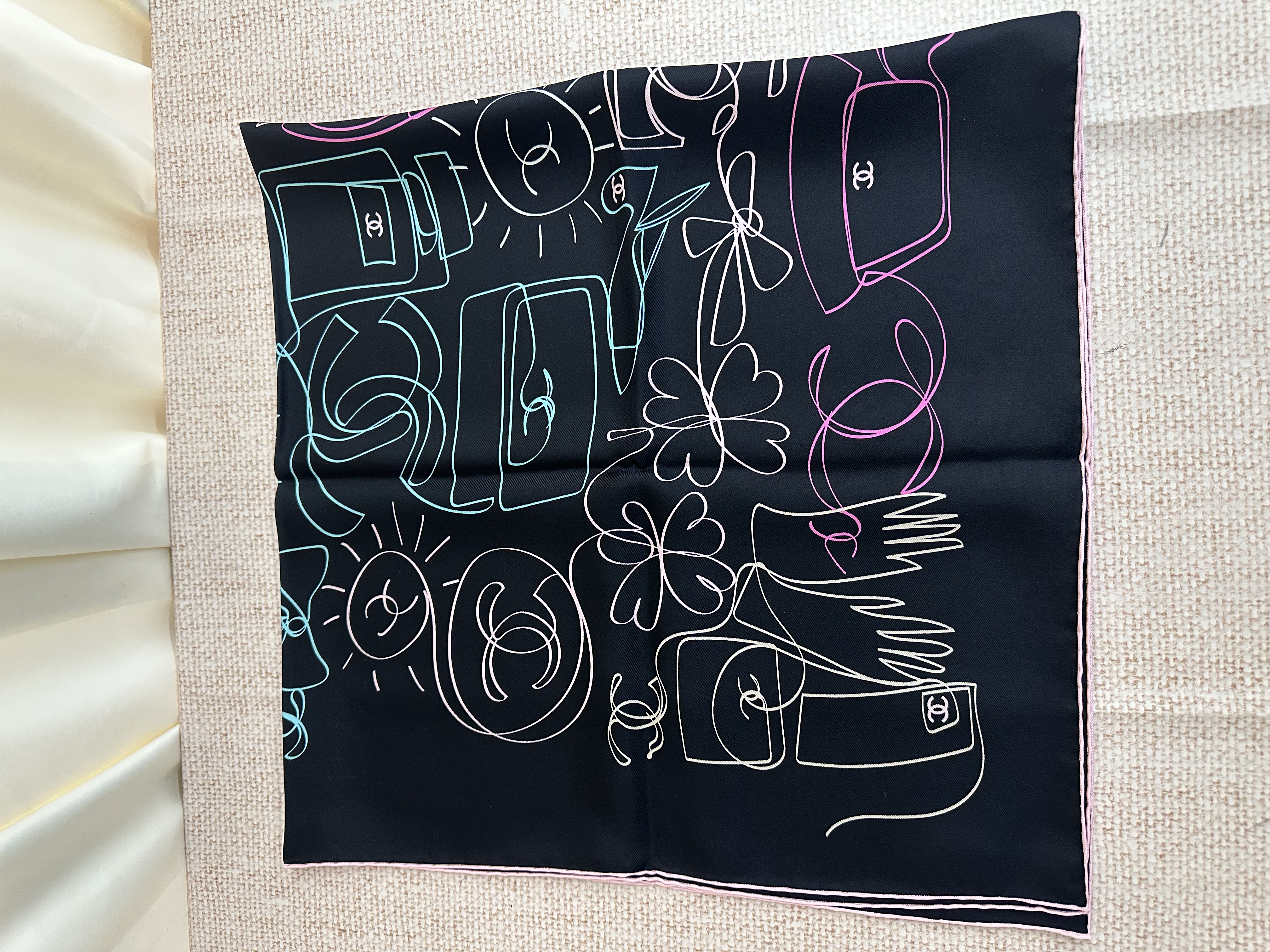 Pre-owned Chanel scarf / Product Code: 26053102
