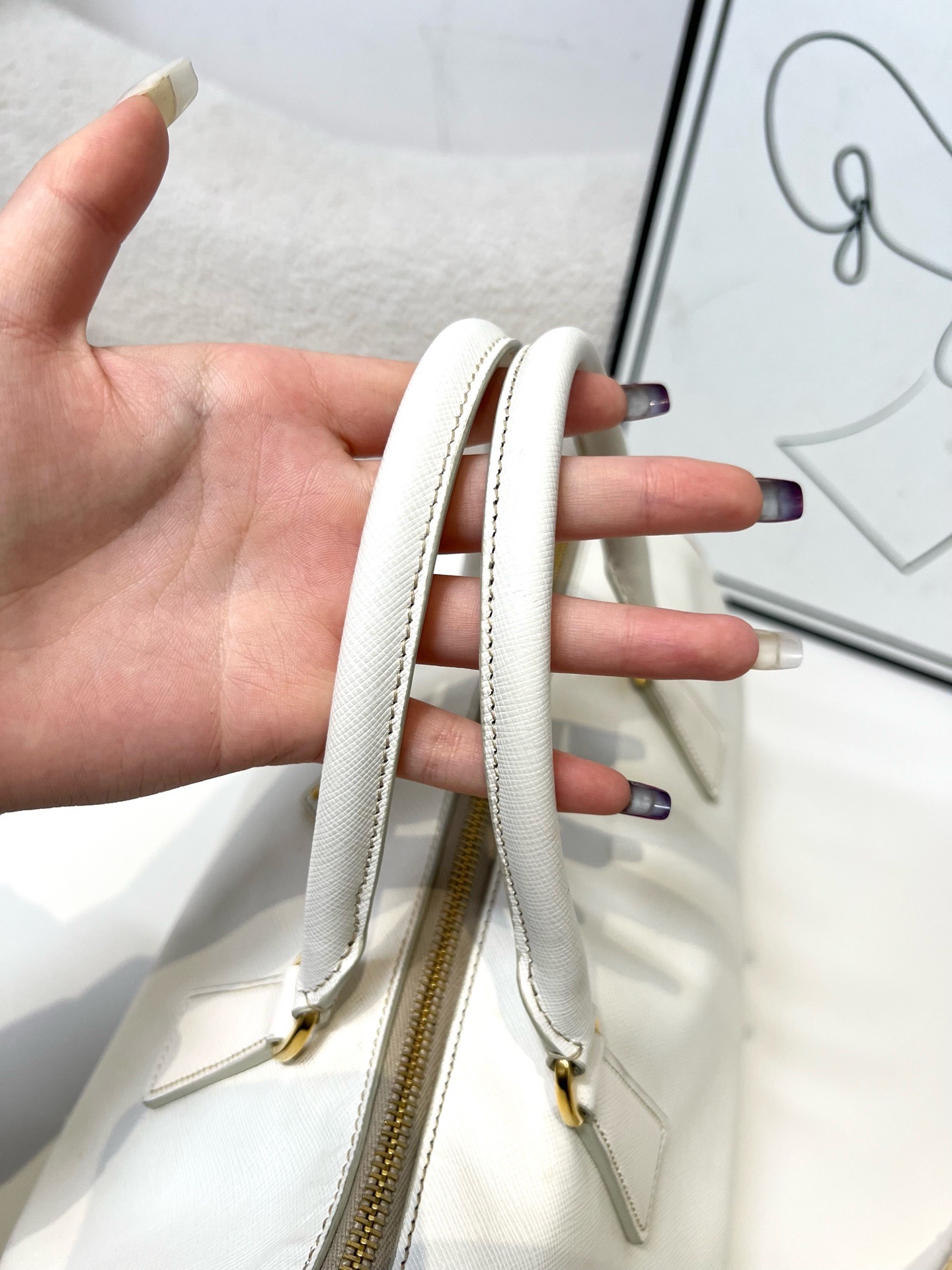 【預訂貨品】Prada 白色波士頓