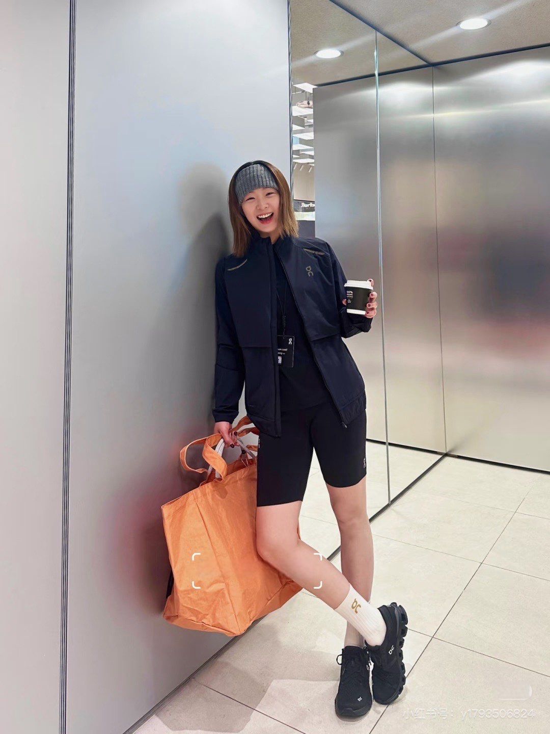 $428對。 On Cloud X4新款跑鞋