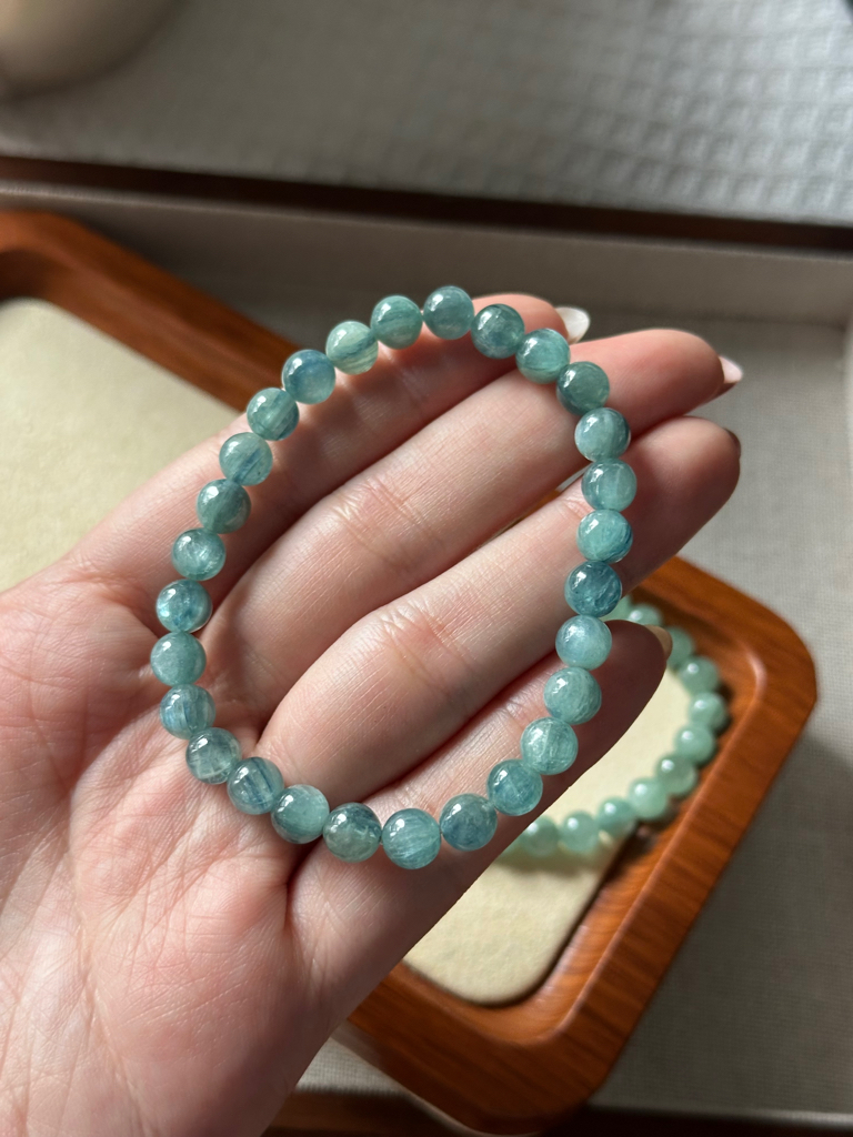 蓝绿蓝晶石 ｜ Kyanite 