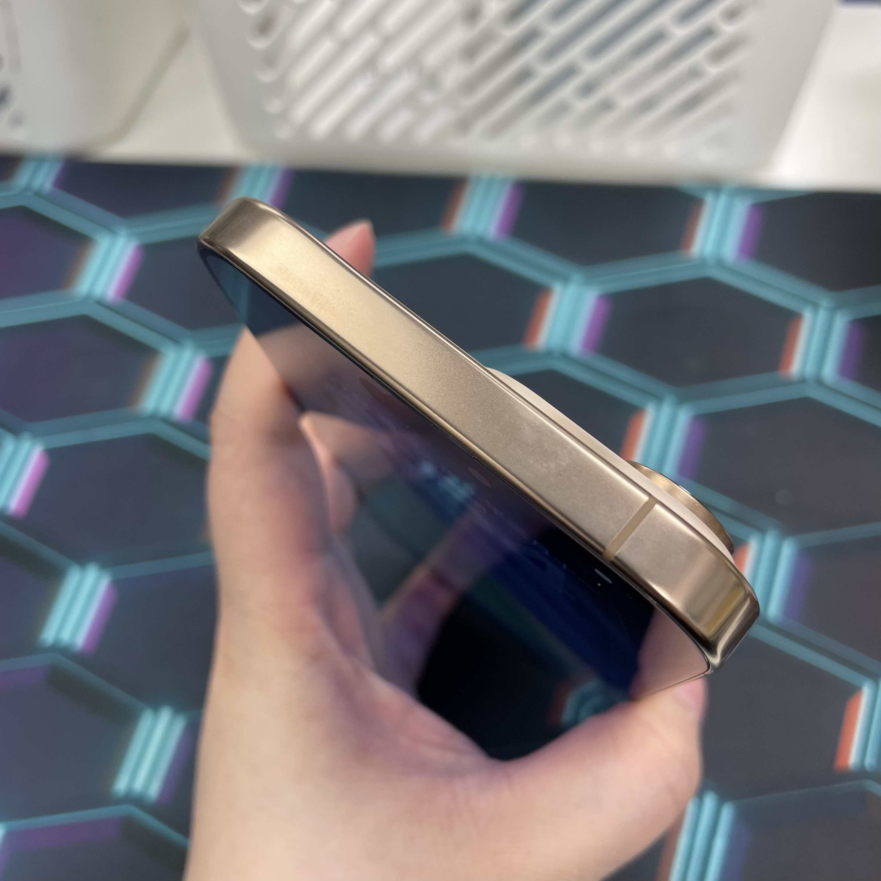 *6446 16 pro max 完美機 256GB 電95 沙色 gold