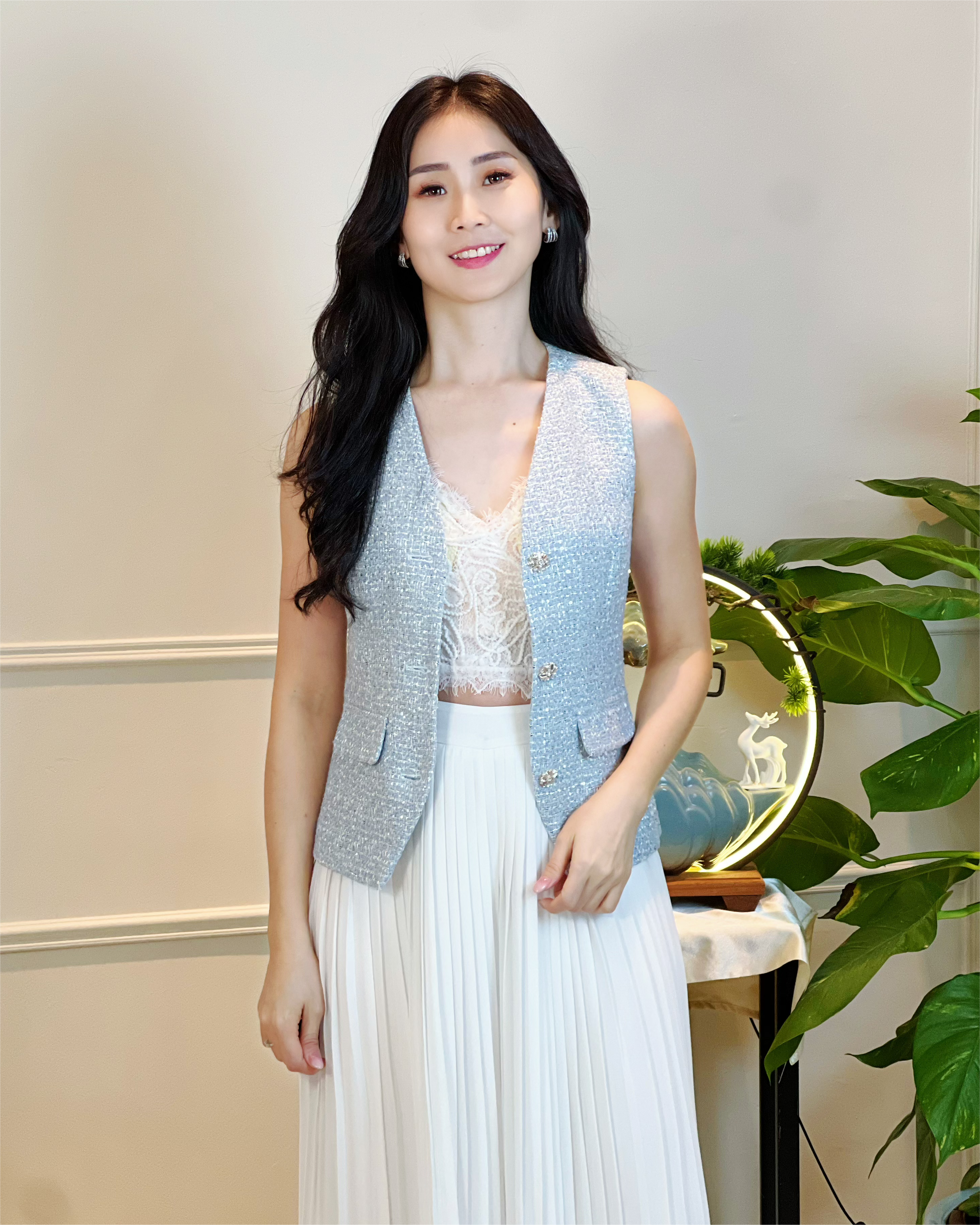 5094 Parisian Chic Sleeveless Top