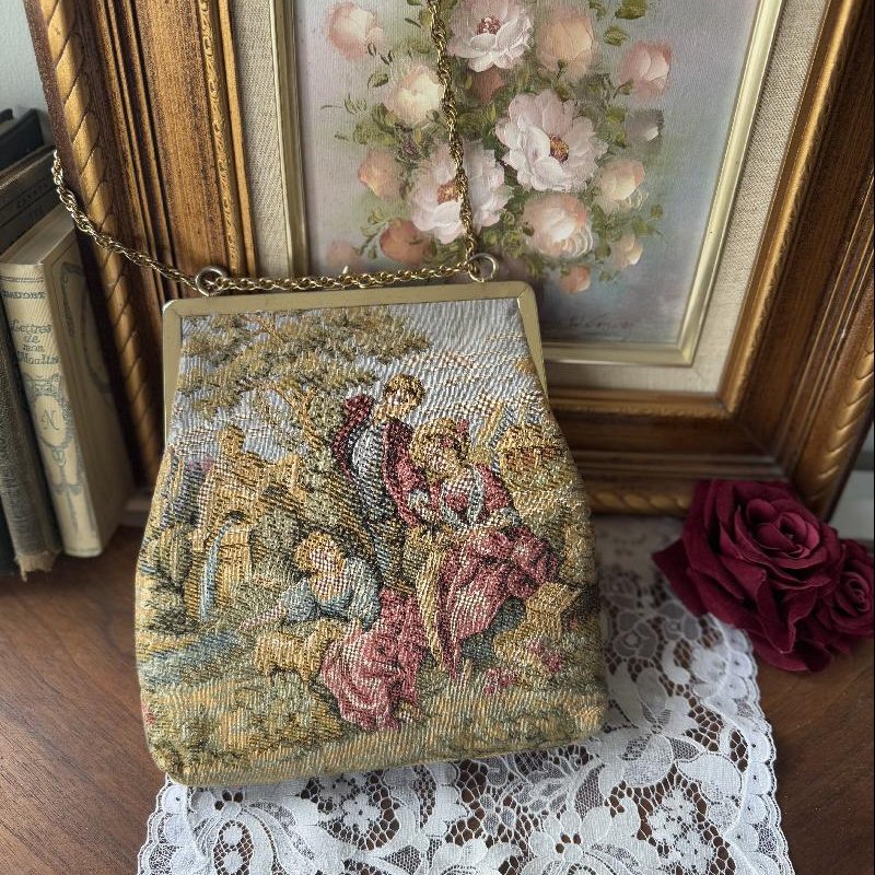 Vintage C.a. 1960-70s JR USA "Family in Countryside with a little sheep" Tapestry kisslock Bag -Two way Bag (MT2219)