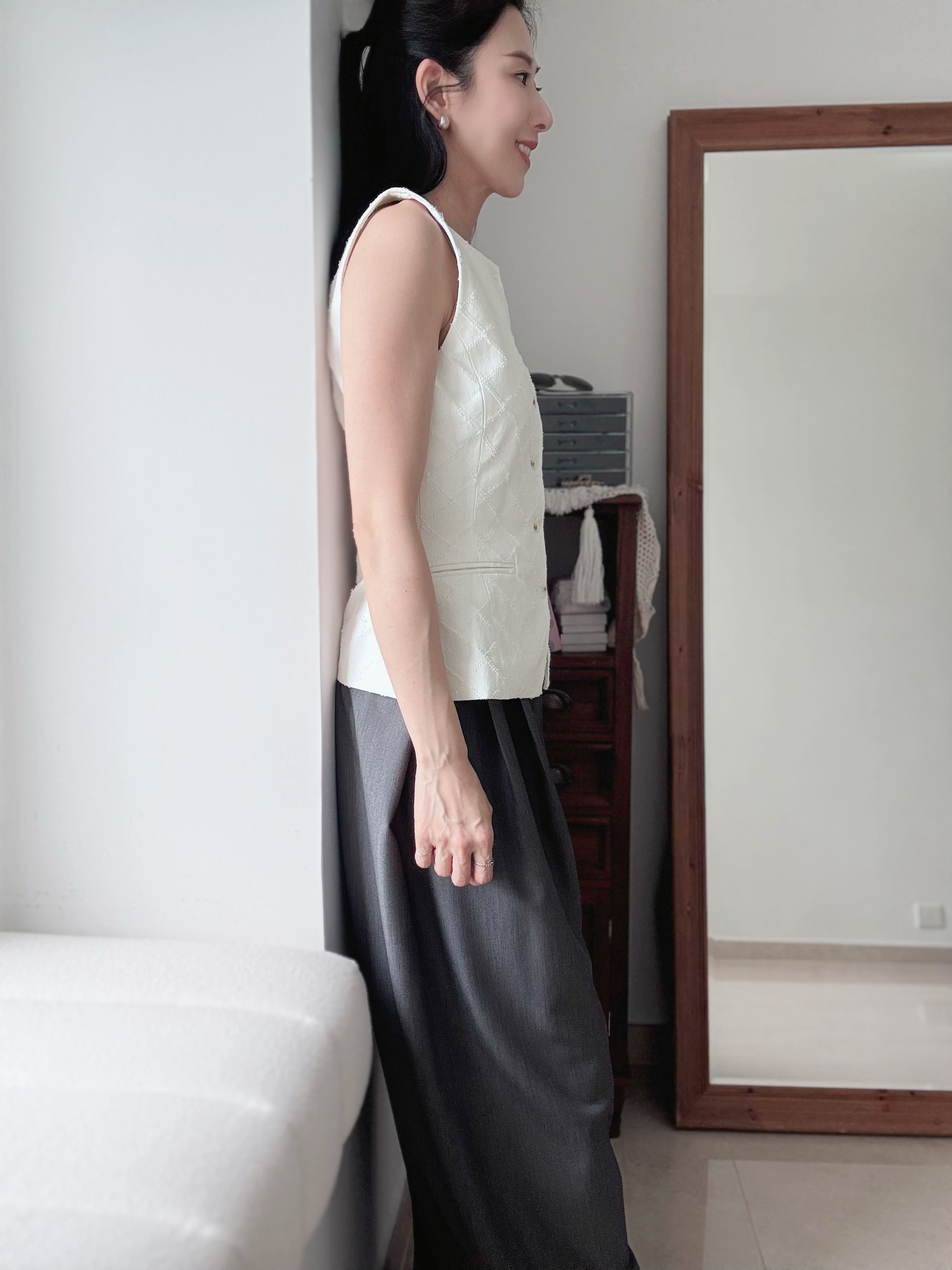 MARGOT Elegant Diamond Vest