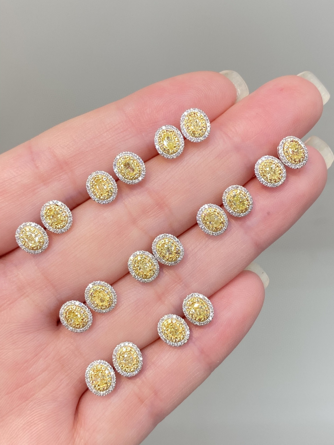 18K Yellow Diamond Earrings 