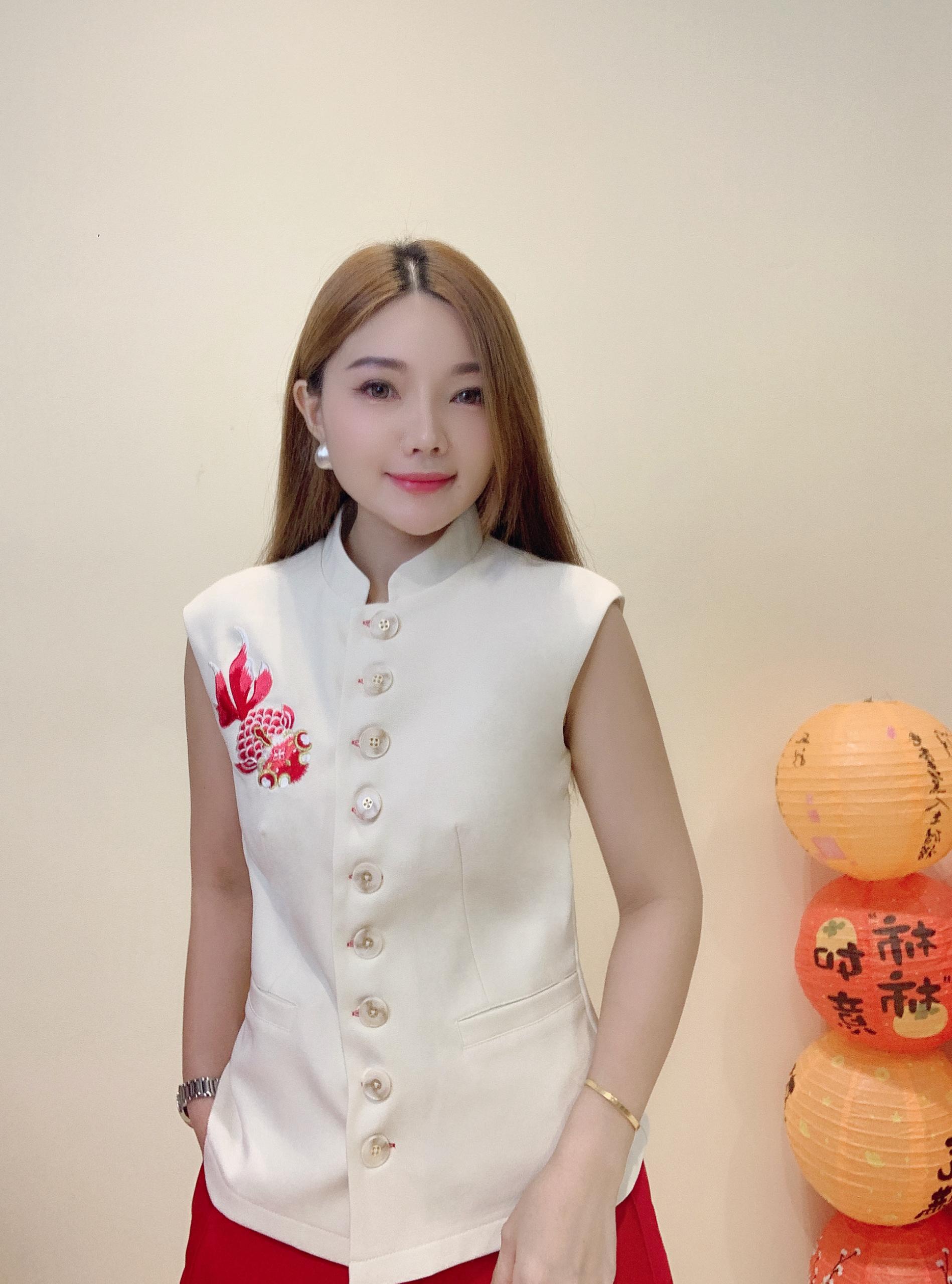 独家刺绣鱼🐟上衣 2025